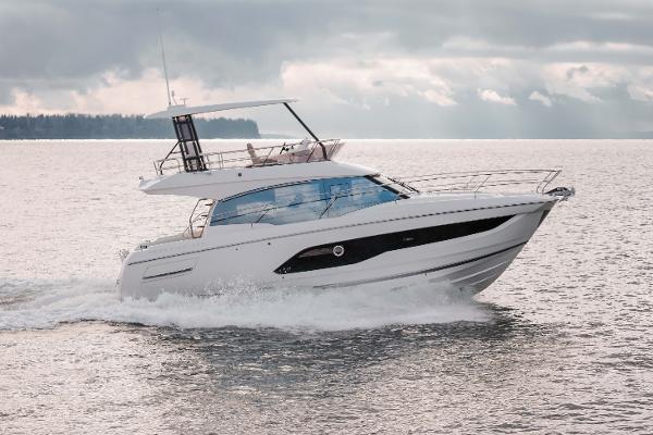 Photo of 2024 Prestige 42'