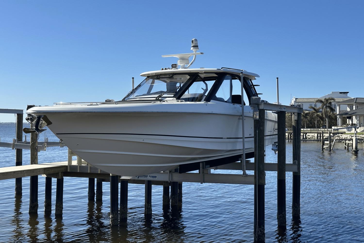 2023 BOSTON WHALER 380 REALM