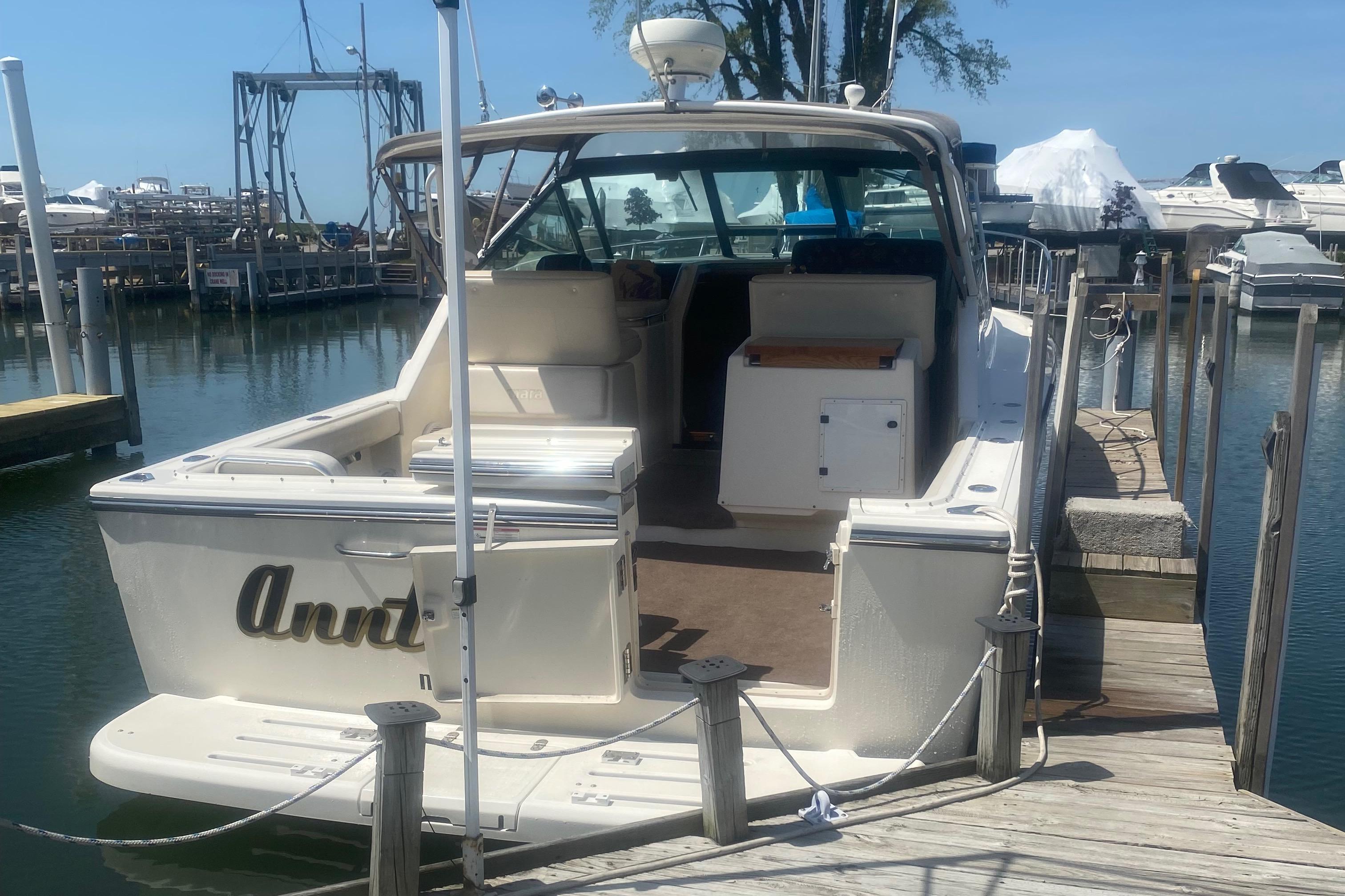 1996 Tiara Yachts 3300 Open | Yachts360