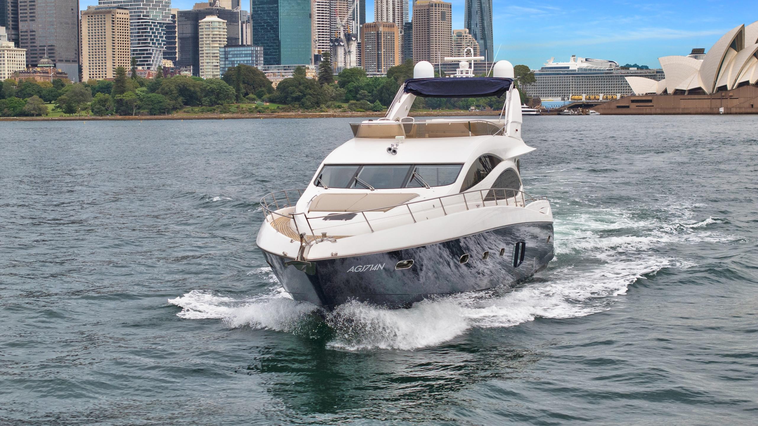 2009 Sunseeker Manhattan 70 AZZURRO