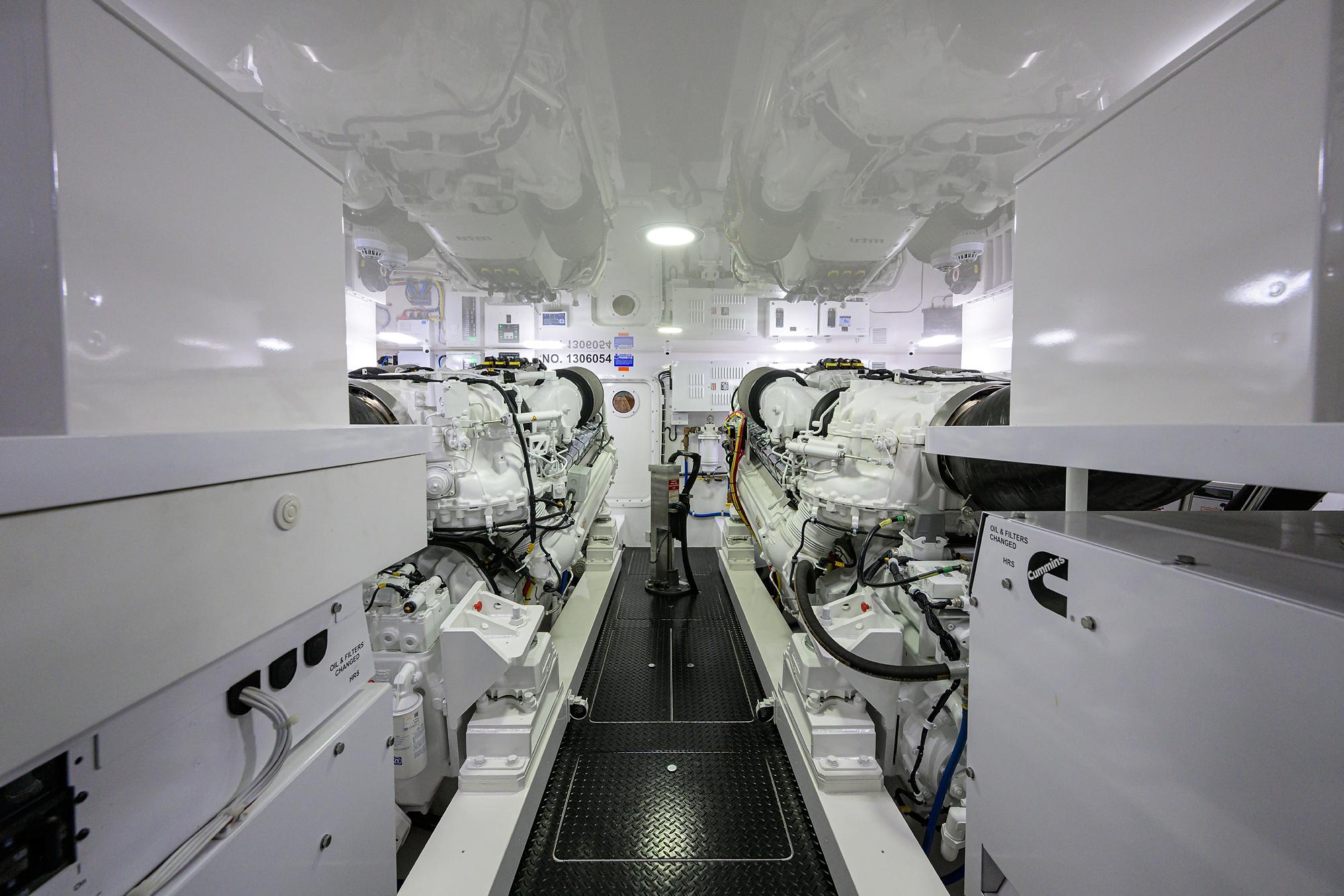 Viking 72 TAMI ANN - Engine Room