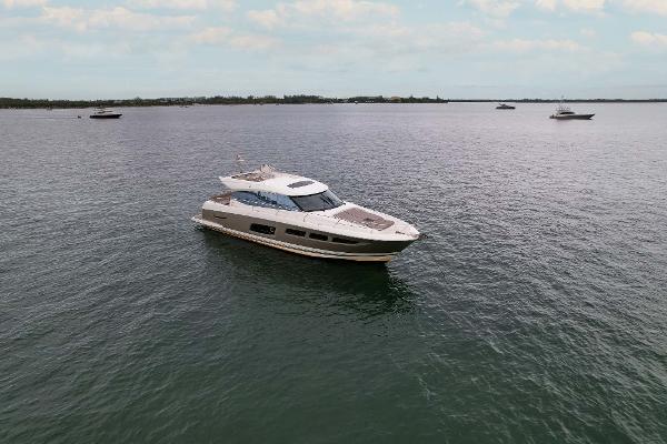2015 Prestige 550 S