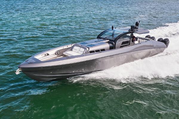 2019 Midnight Express 60' Pied-A-Mer