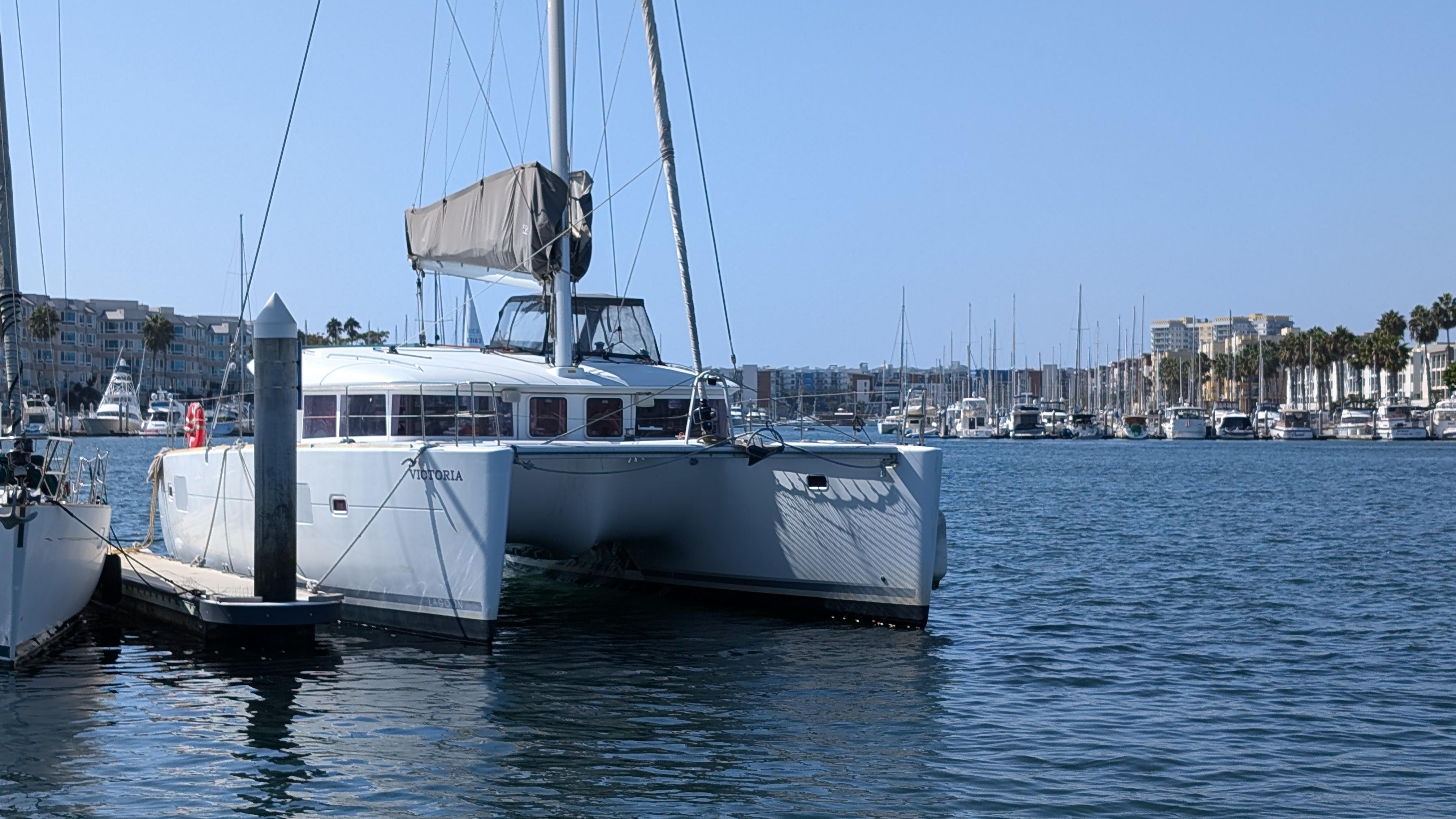 39' 2011 Lagoon 400 VICTORIA