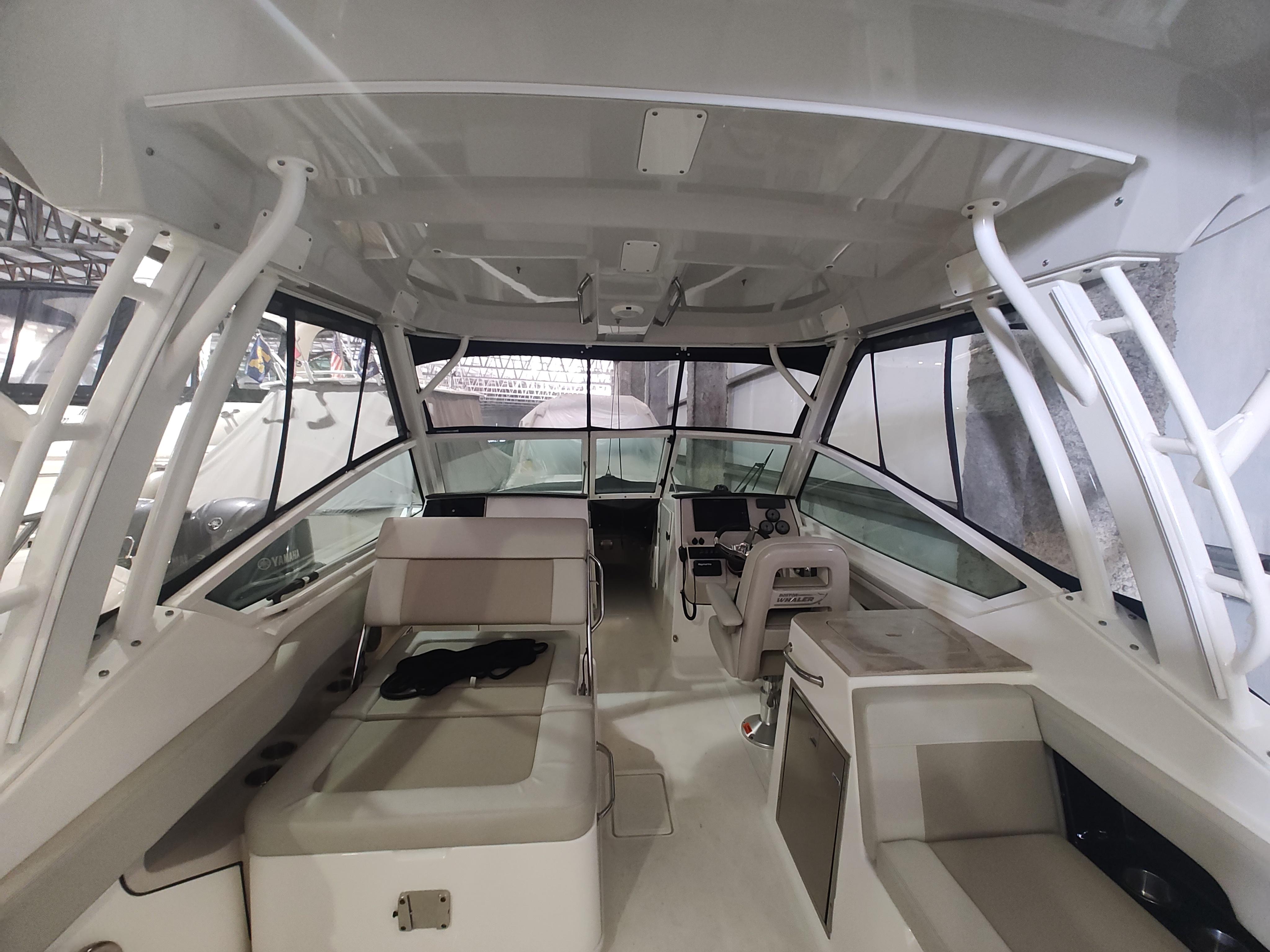 2021-boston-whaler-280-vantage-power-9381597-20240507093430686-1_XLARGE