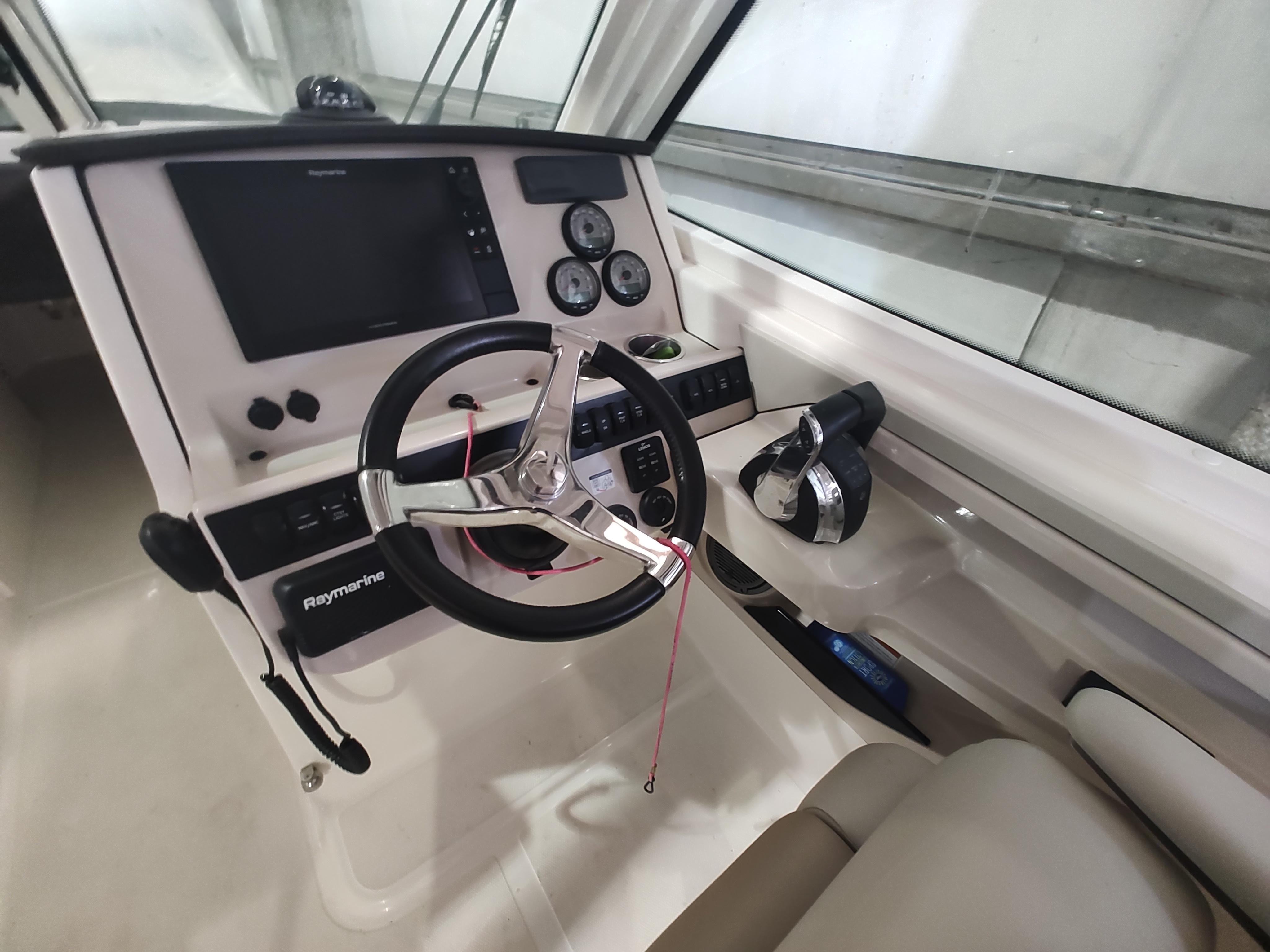 2021-boston-whaler-280-vantage-power-9381597-20240507093435308-1_XLARGE
