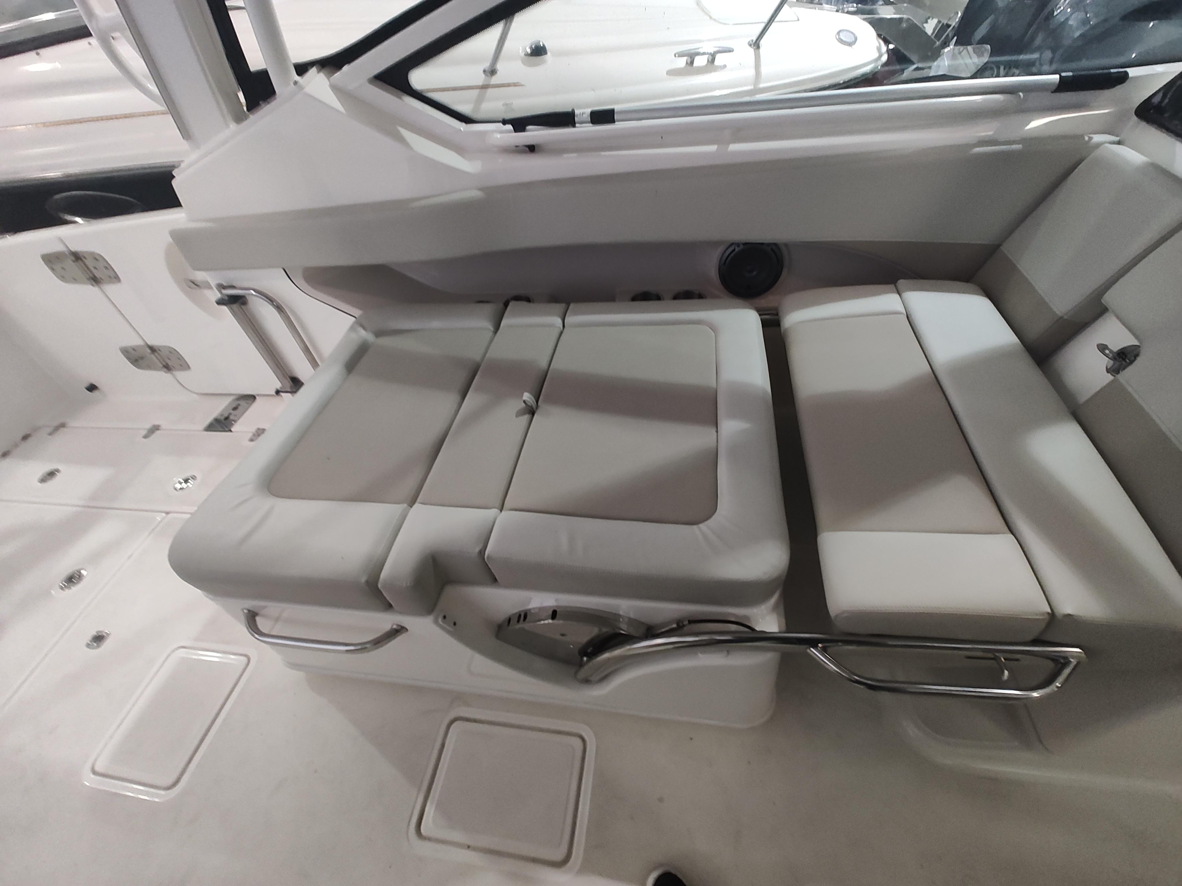 2021-boston-whaler-280-vantage-power-9381597-20240507093440653-1_XLARGE