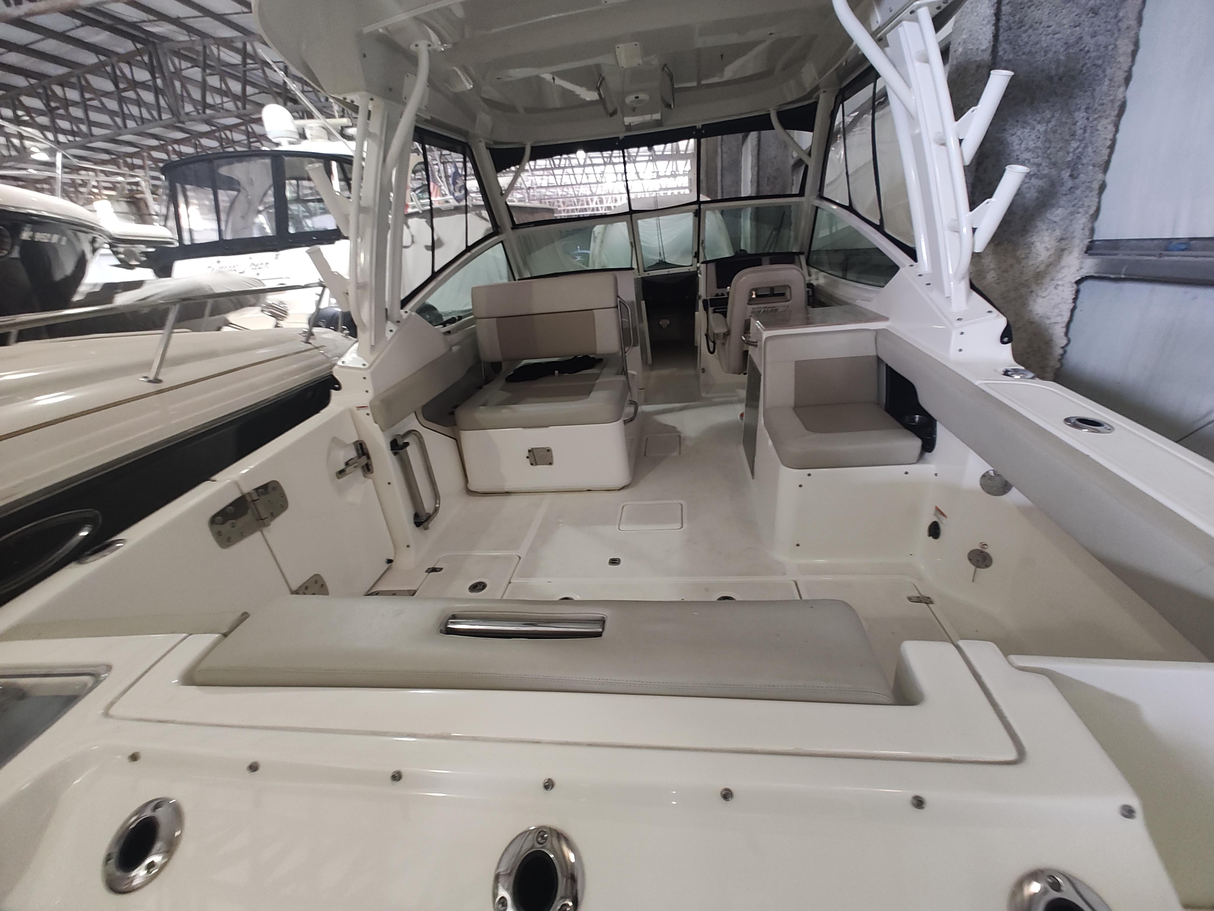 2021-boston-whaler-280-vantage-power-9381597-20240507093449469-1_XLARGE