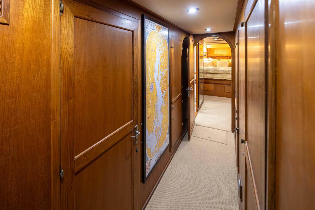 1979 Davis Trawler #TBRB9358G inventory image at Sun Country Yachts, South Lake Union (Seattle) 1979 Davis Trawler #TBRB9358G inventory image at Sun Country Yachts, South Lake Union (Seattle)
