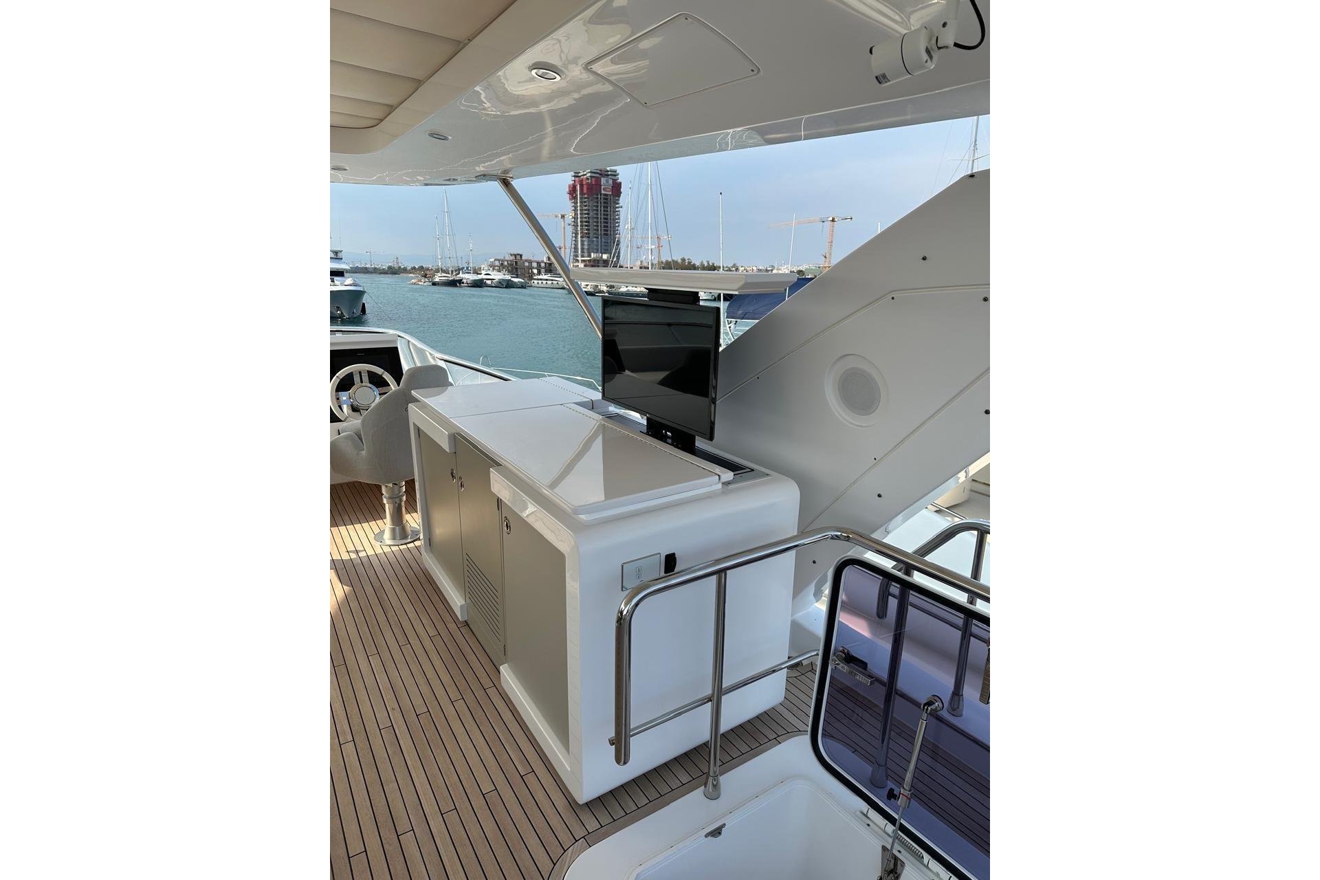 2021 Azimut 74 