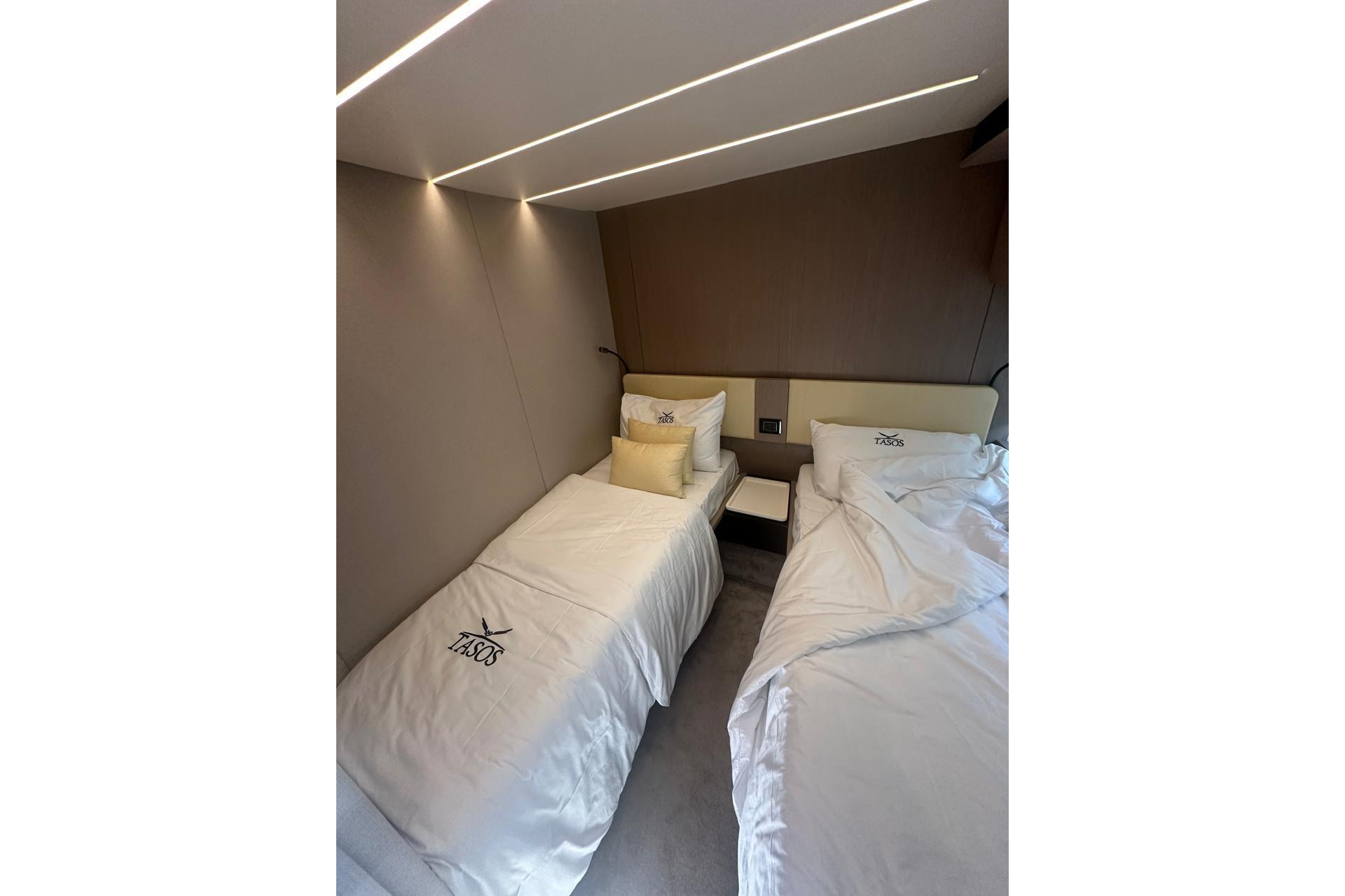 2021 Azimut 74 