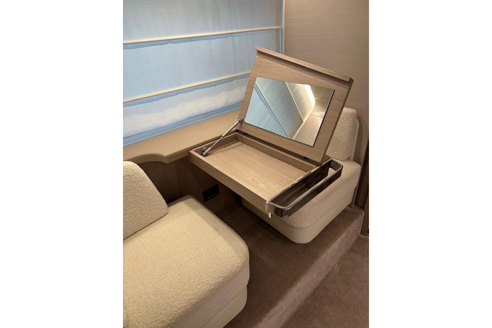 2021 Azimut 74 
