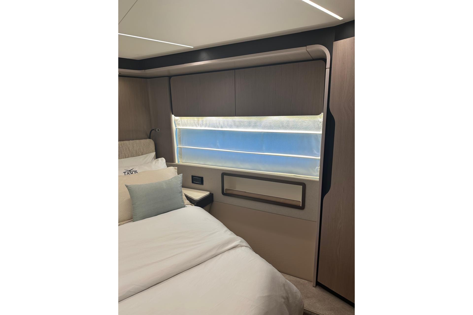 2021 Azimut 74 