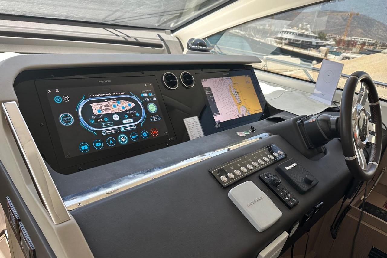 2021 Azimut 74 