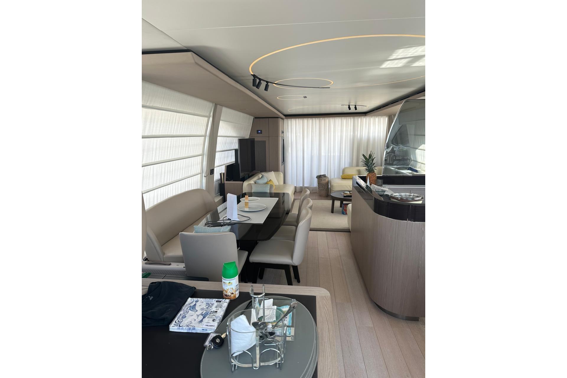 2021 Azimut 74 