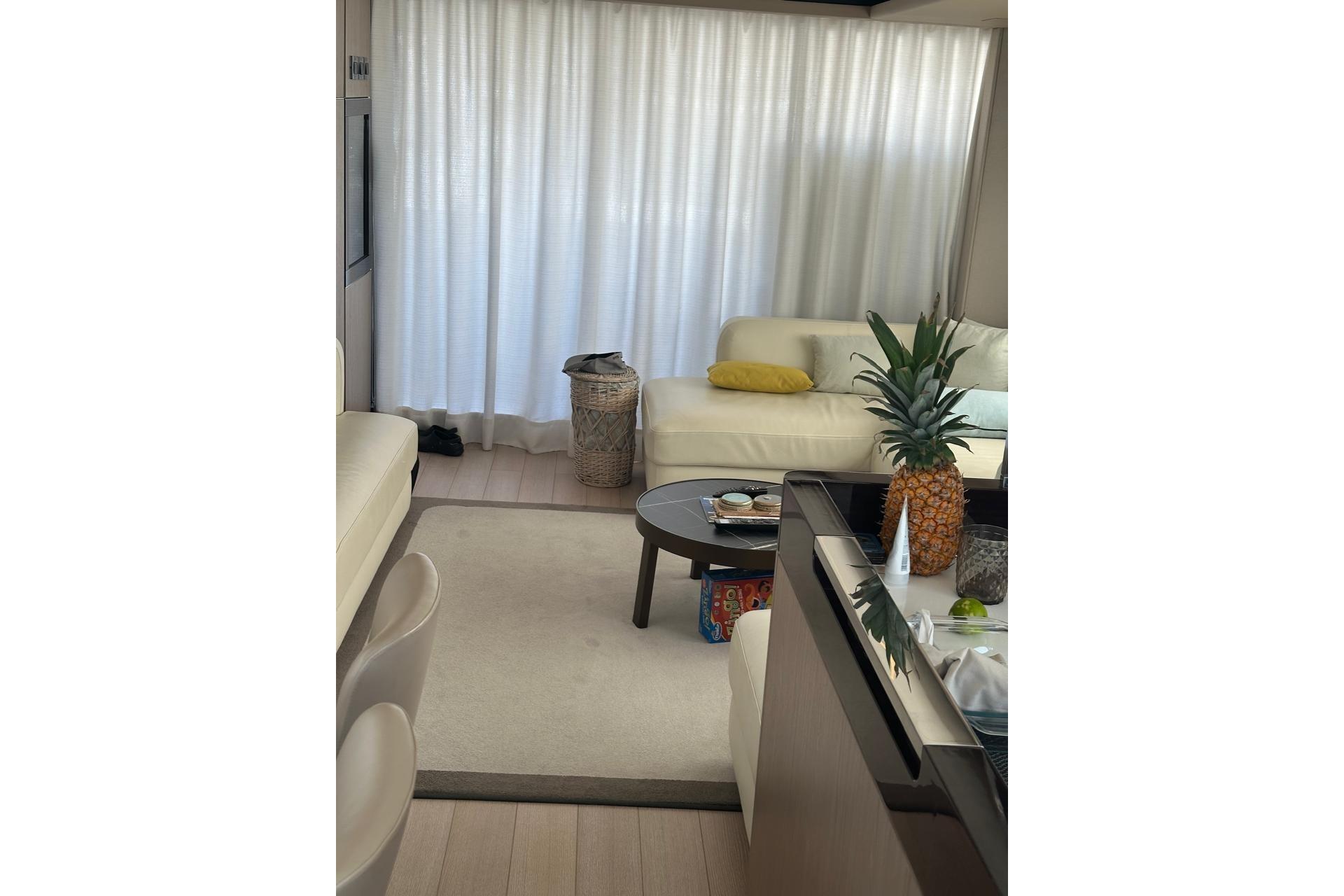 2021 Azimut 74 