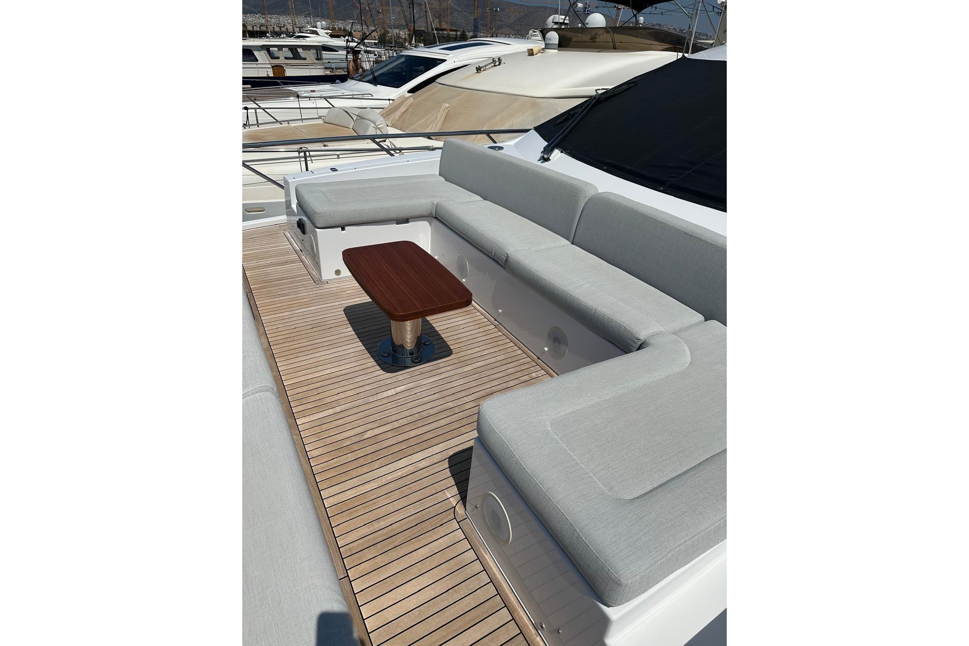 2021 Azimut 74 