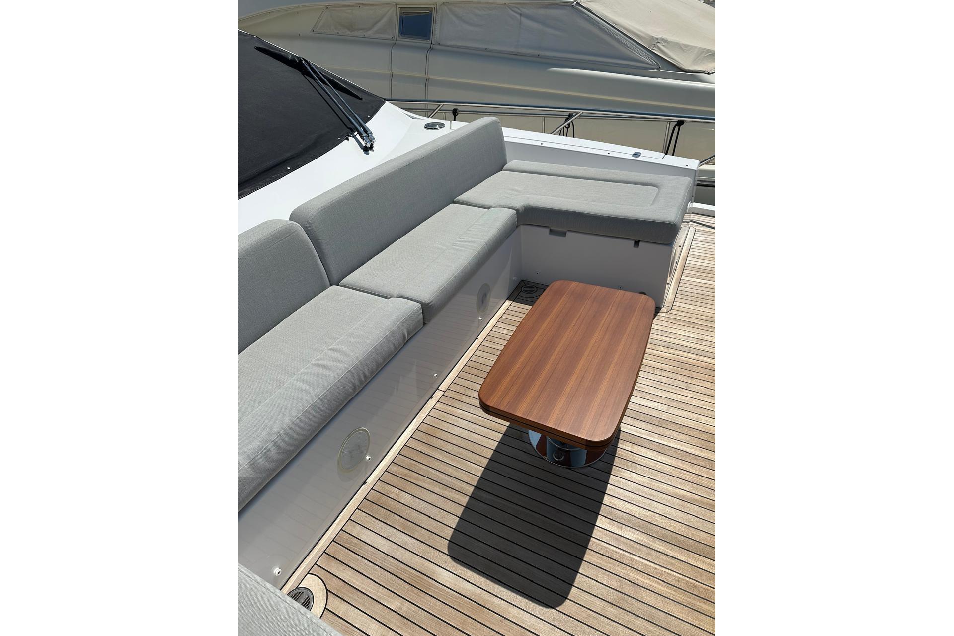 2021 Azimut 74 
