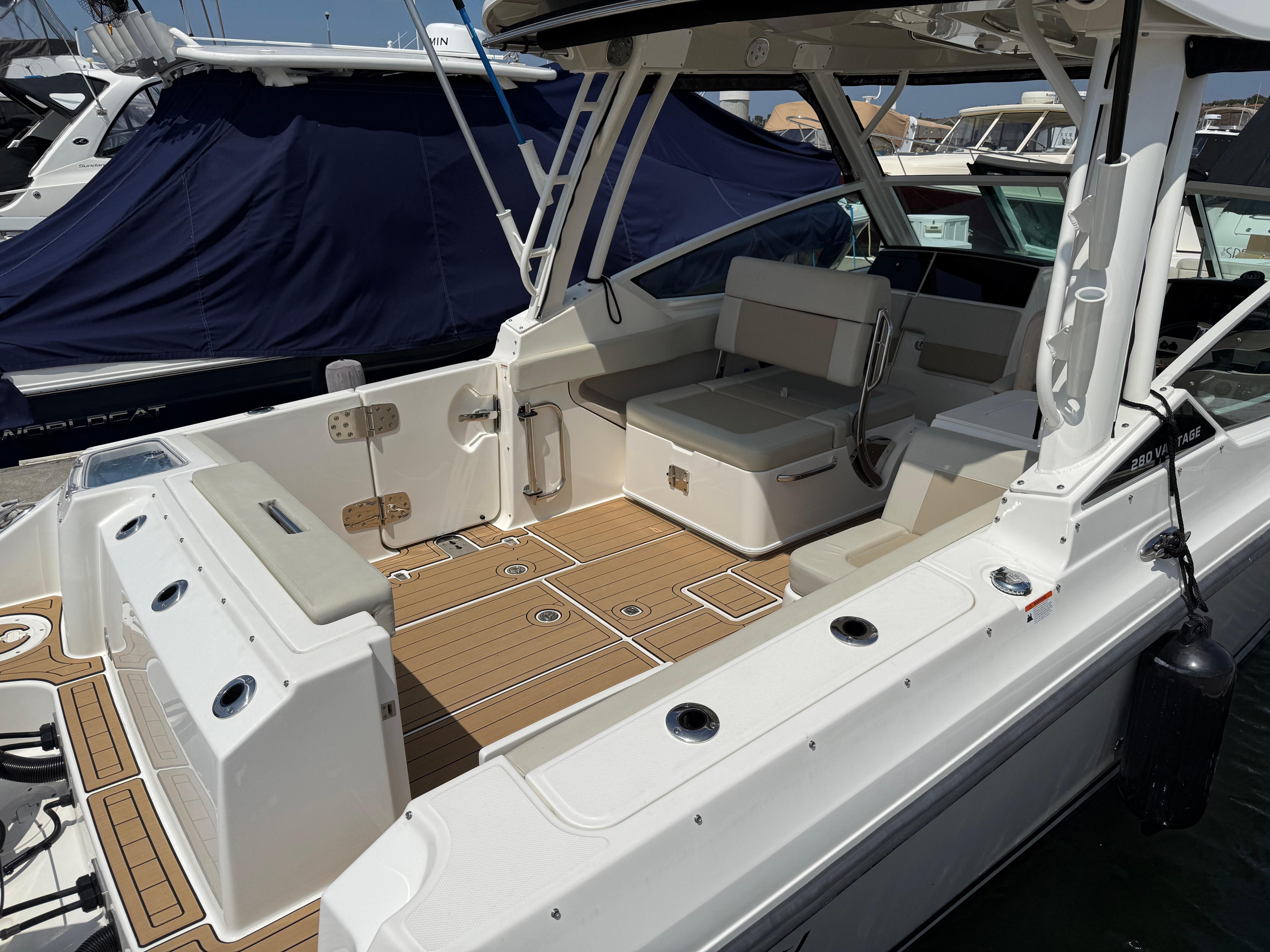 2023 Boston Whaler 280 Vantage #TBMB0173H inventory image at Sun Country Marine Group, Newport Beach 2023 Boston Whaler 280 Vantage #TBMB0173H inventory image at Sun Country Marine Group, Newport Beach