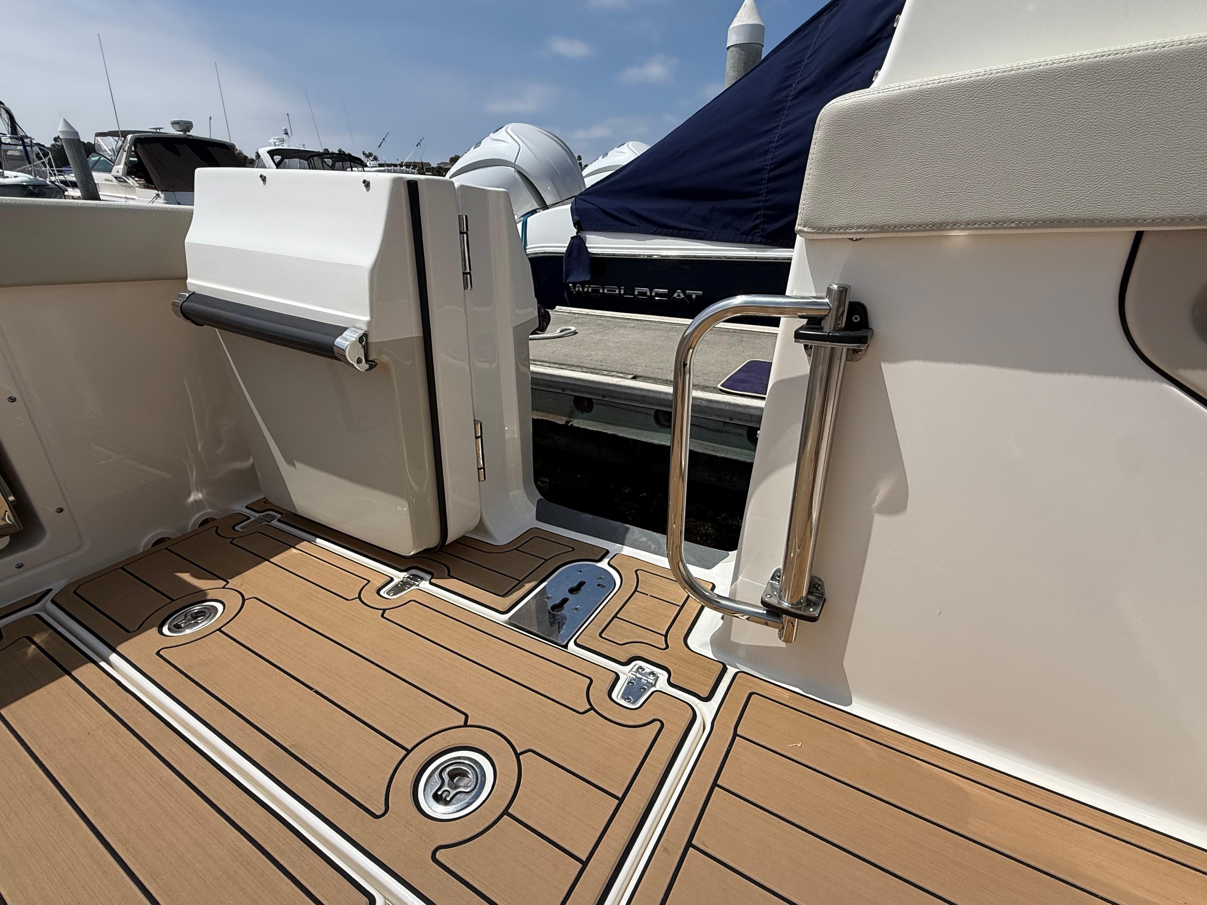 2023 Boston Whaler 280 Vantage #TBMB0173H inventory image at Sun Country Marine Group, Newport Beach 2023 Boston Whaler 280 Vantage #TBMB0173H inventory image at Sun Country Marine Group, Newport Beach