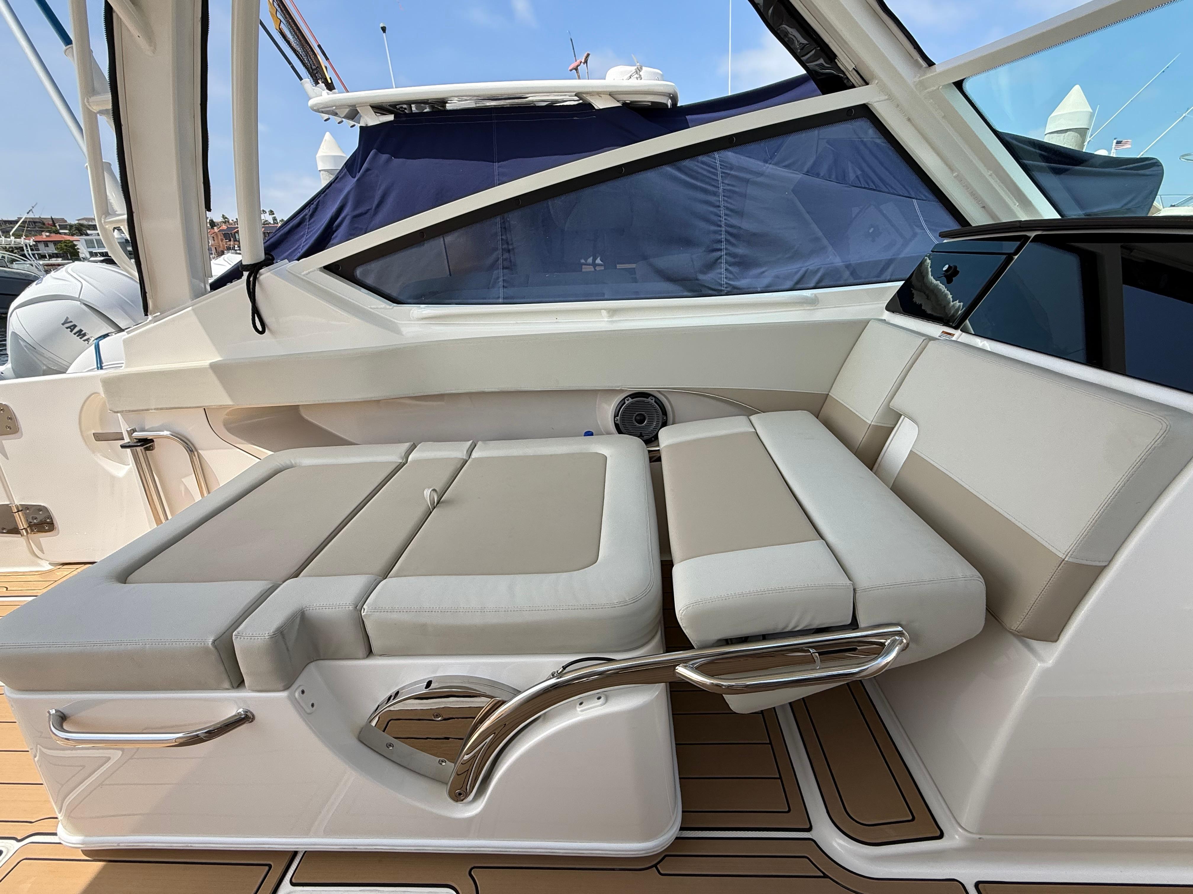 2023 Boston Whaler 280 Vantage #TBMB0173H inventory image at Sun Country Marine Group, Newport Beach 2023 Boston Whaler 280 Vantage #TBMB0173H inventory image at Sun Country Marine Group, Newport Beach
