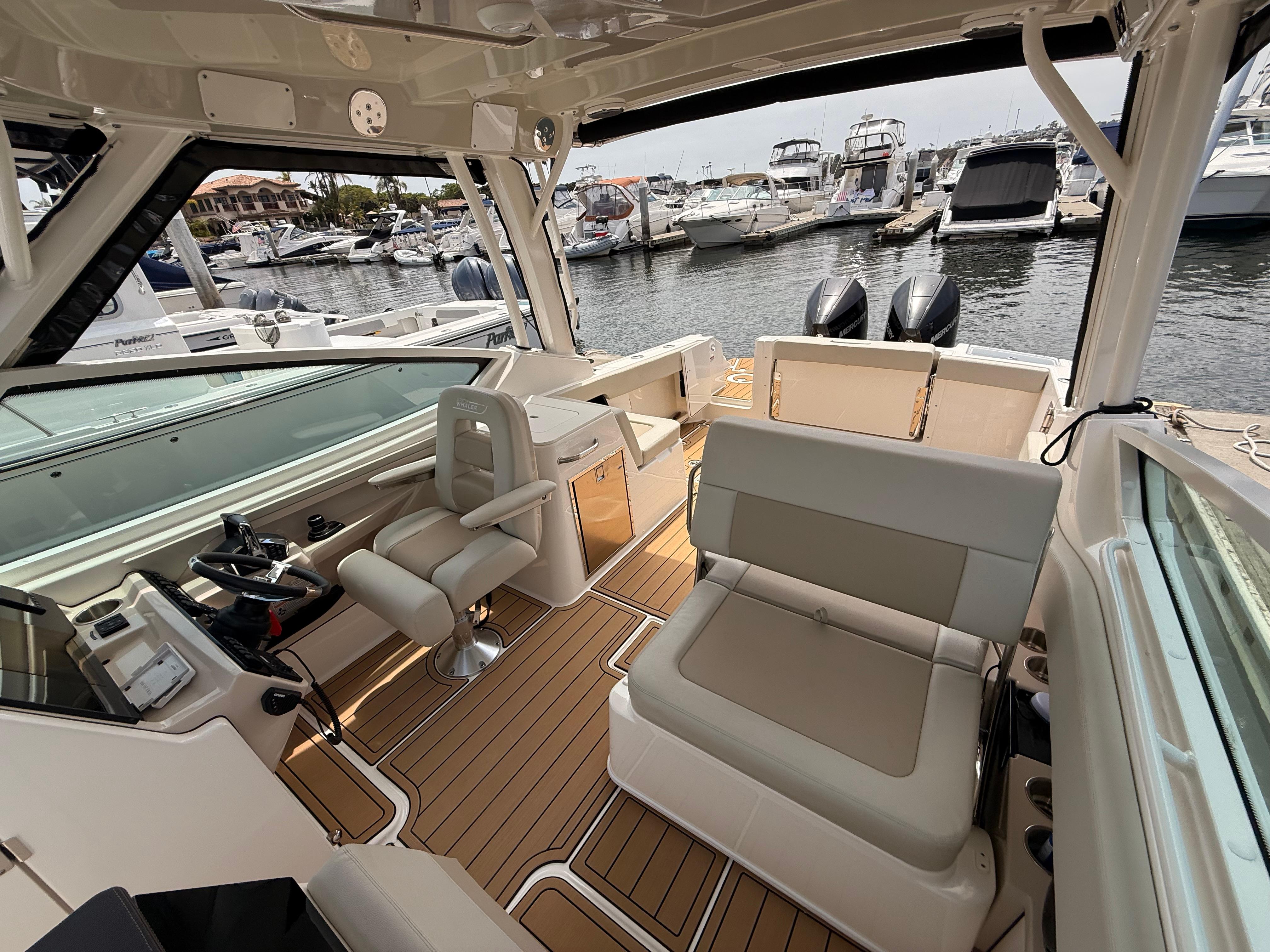 2023 Boston Whaler 280 Vantage #TBMB0173H inventory image at Sun Country Marine Group, Newport Beach 2023 Boston Whaler 280 Vantage #TBMB0173H inventory image at Sun Country Marine Group, Newport Beach
