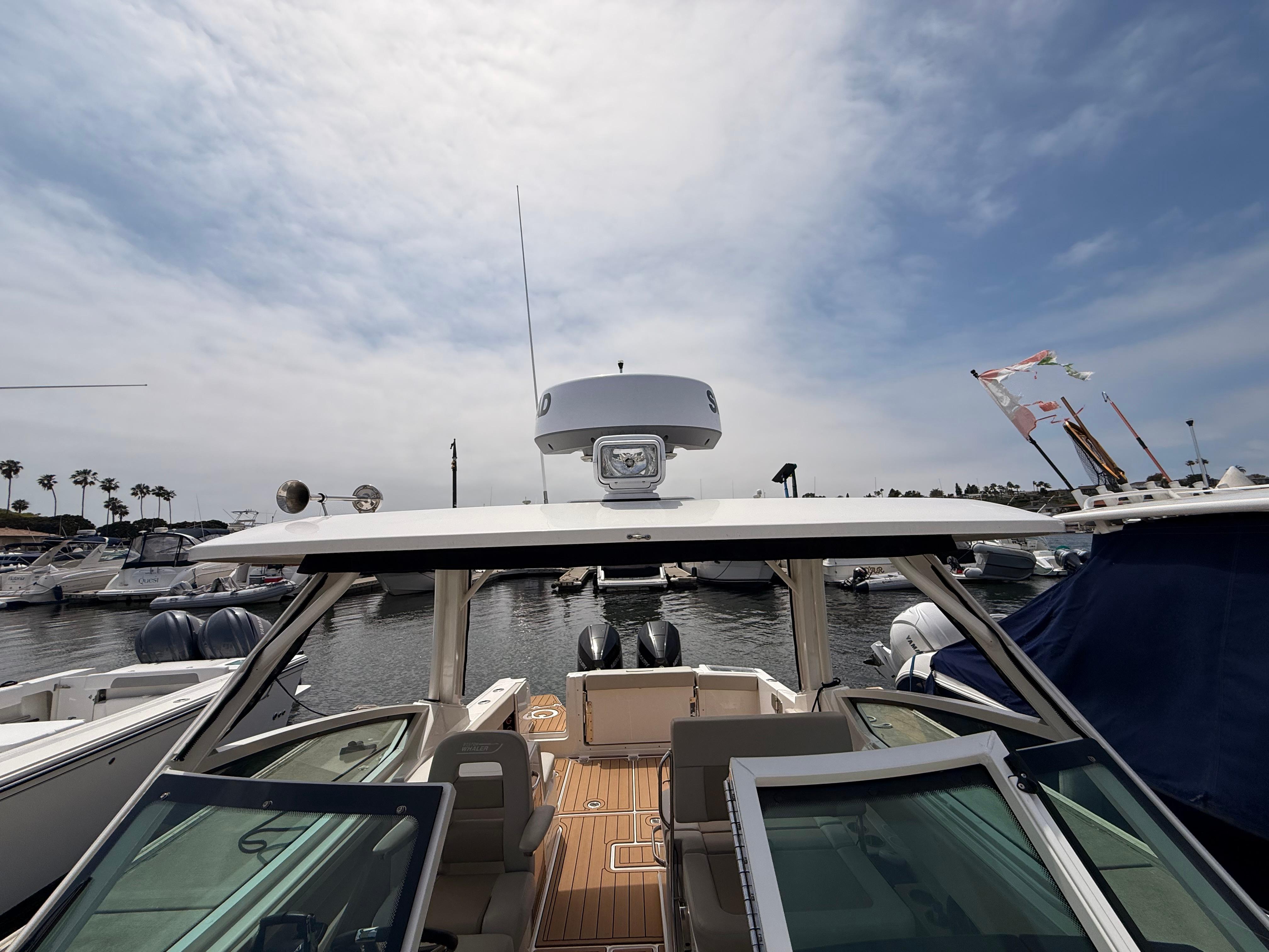 2023 Boston Whaler 280 Vantage #TBMB0173H inventory image at Sun Country Marine Group, Newport Beach 2023 Boston Whaler 280 Vantage #TBMB0173H inventory image at Sun Country Marine Group, Newport Beach