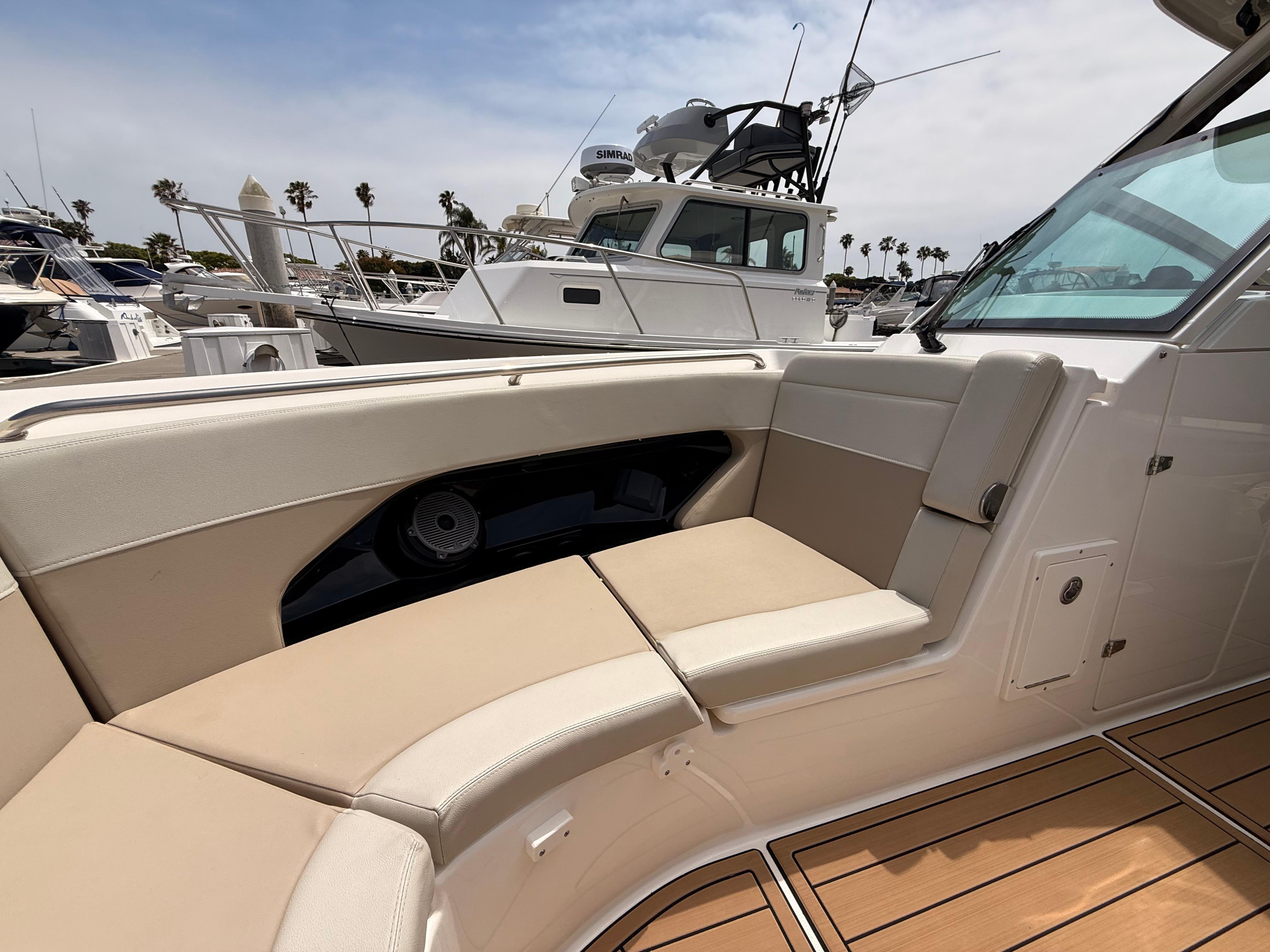 2023 Boston Whaler 280 Vantage #TBMB0173H inventory image at Sun Country Marine Group, Newport Beach 2023 Boston Whaler 280 Vantage #TBMB0173H inventory image at Sun Country Marine Group, Newport Beach
