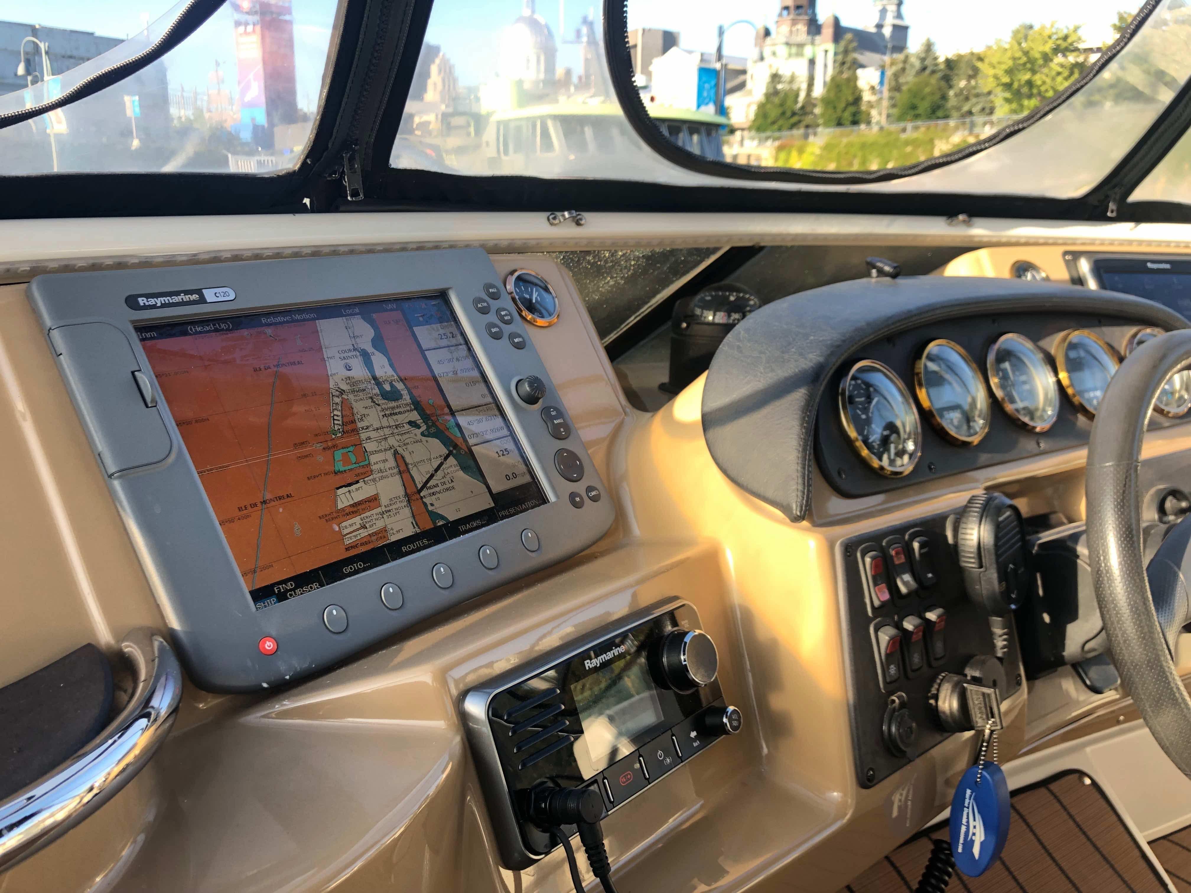 2004-carver-444-cockpit-motor-yacht-power-9761620-20250416193444068-1_XLARGE