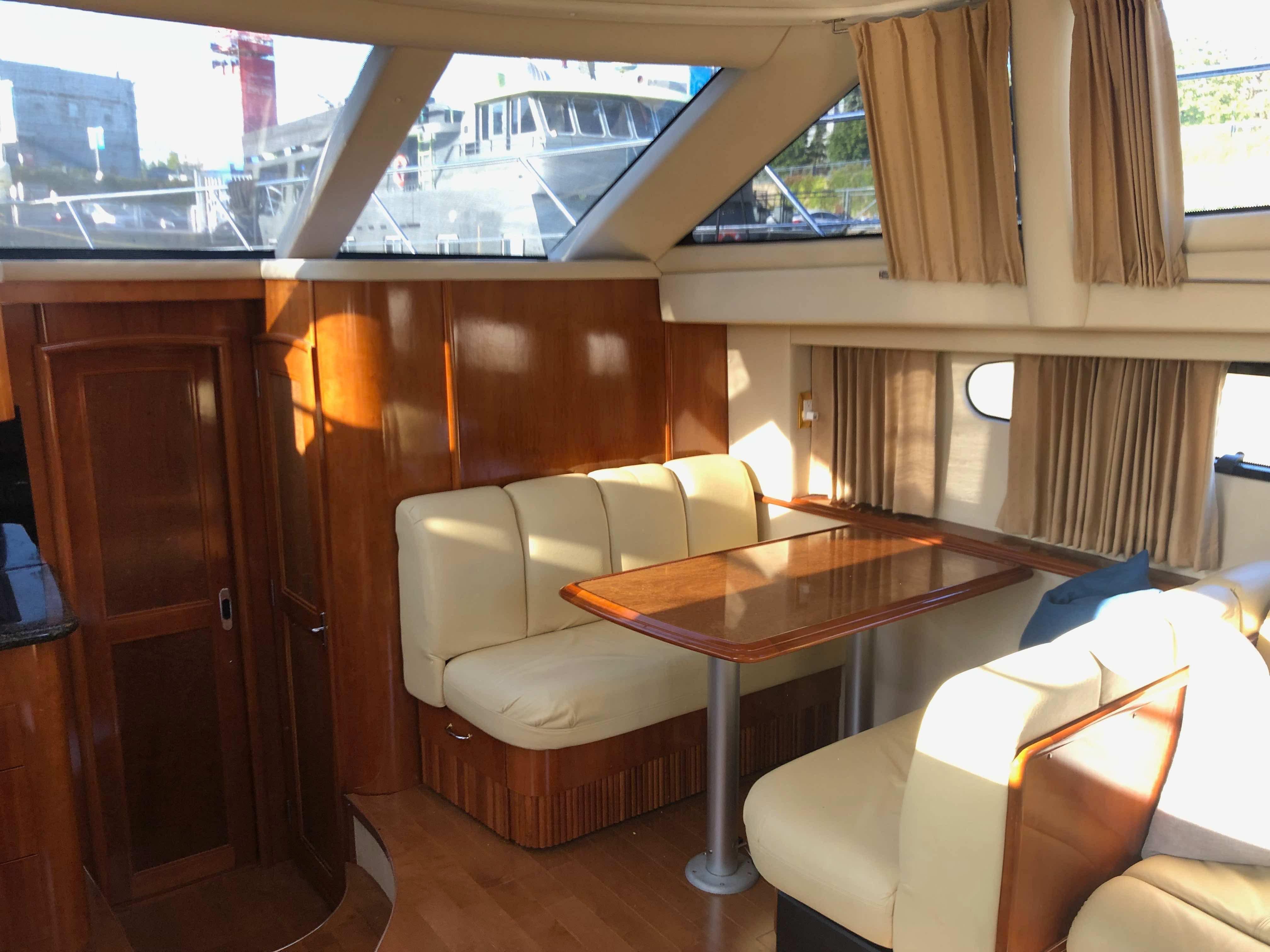 2004-carver-444-cockpit-motor-yacht-power-9761620-20250416193504057-1_XLARGE