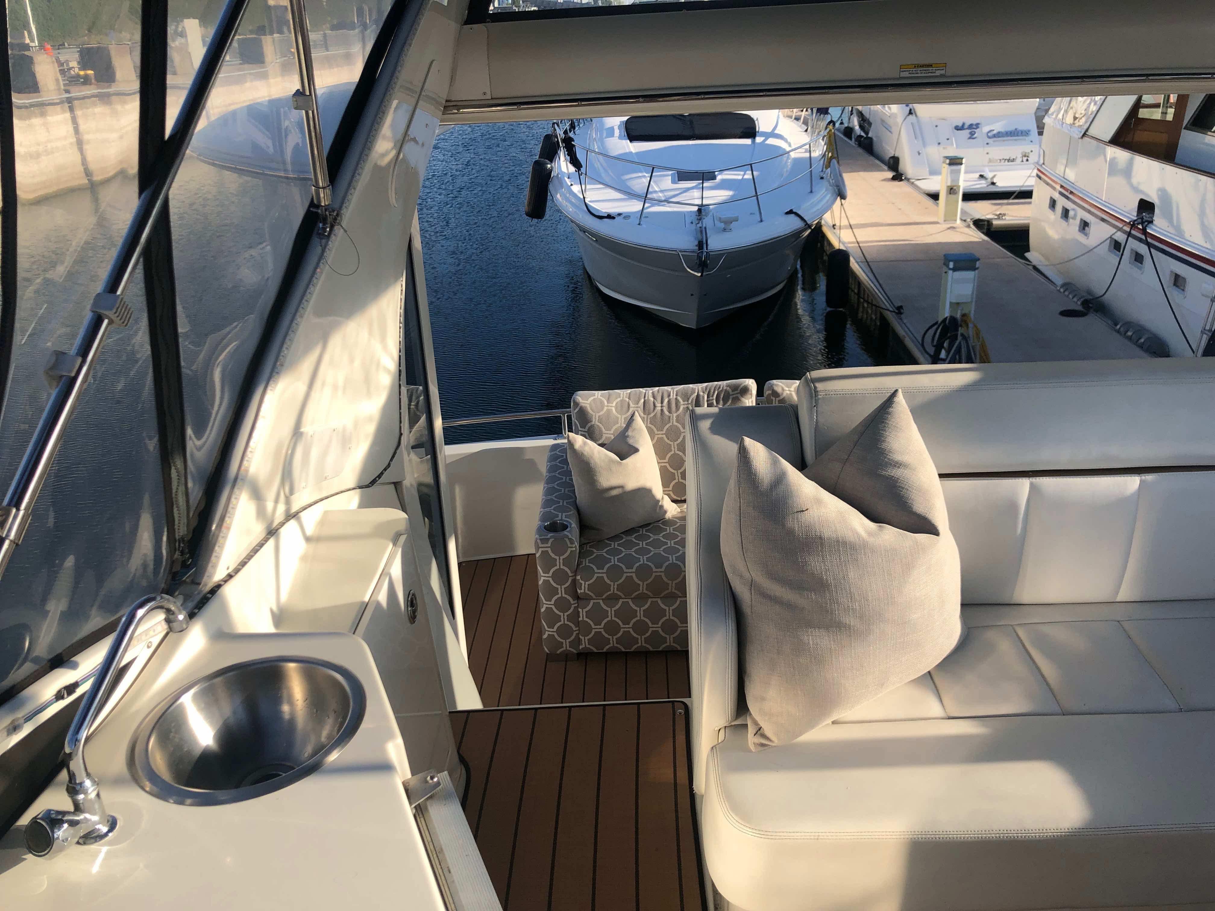 2004-carver-444-cockpit-motor-yacht-power-9761620-20250416193508071-1_XLARGE