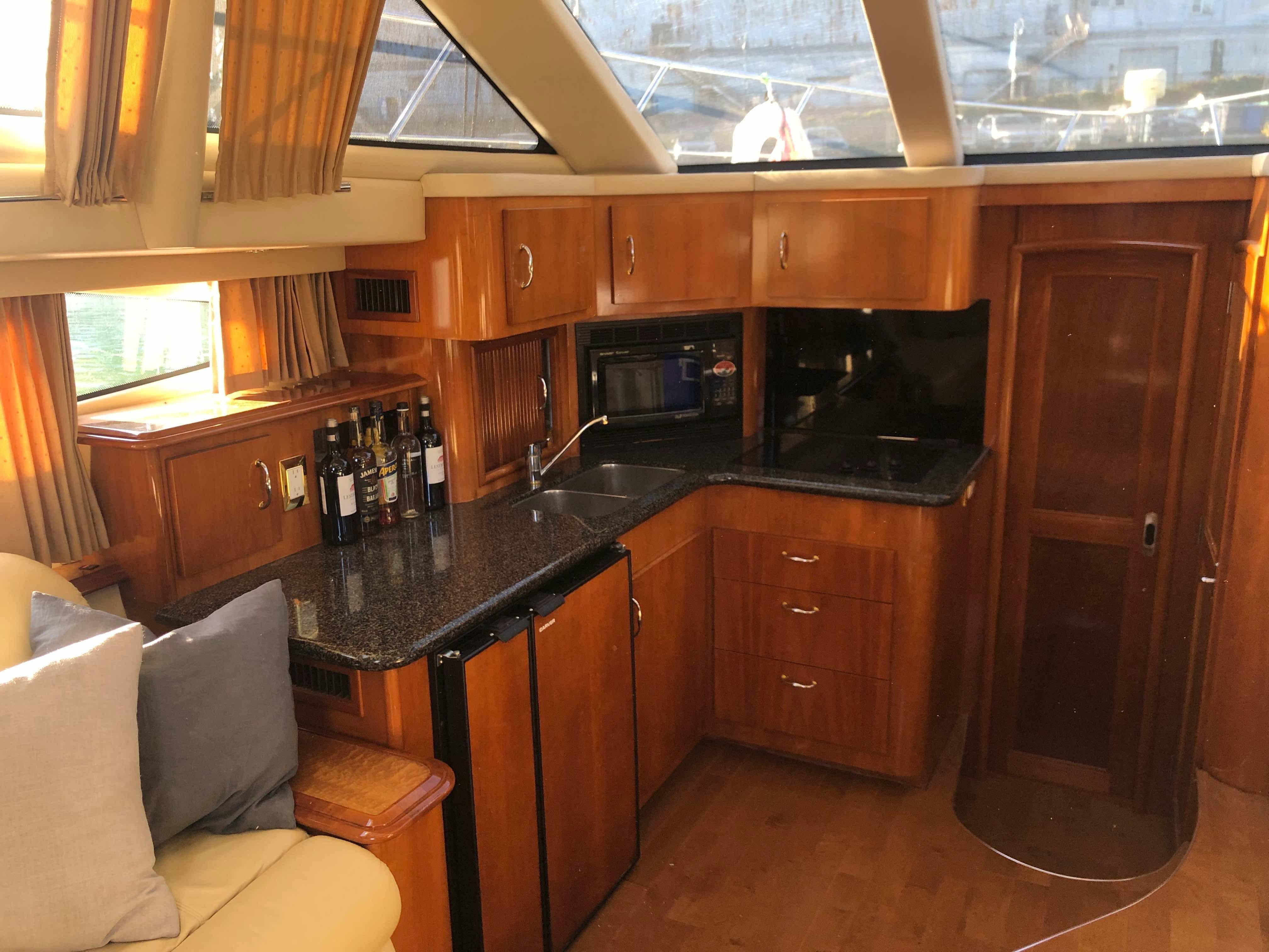 2004-carver-444-cockpit-motor-yacht-power-9761620-20250416193549059-1_XLARGE