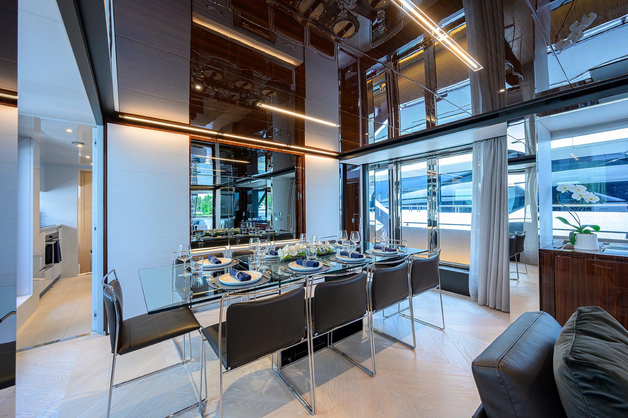 Riva 90 - Interior Dining