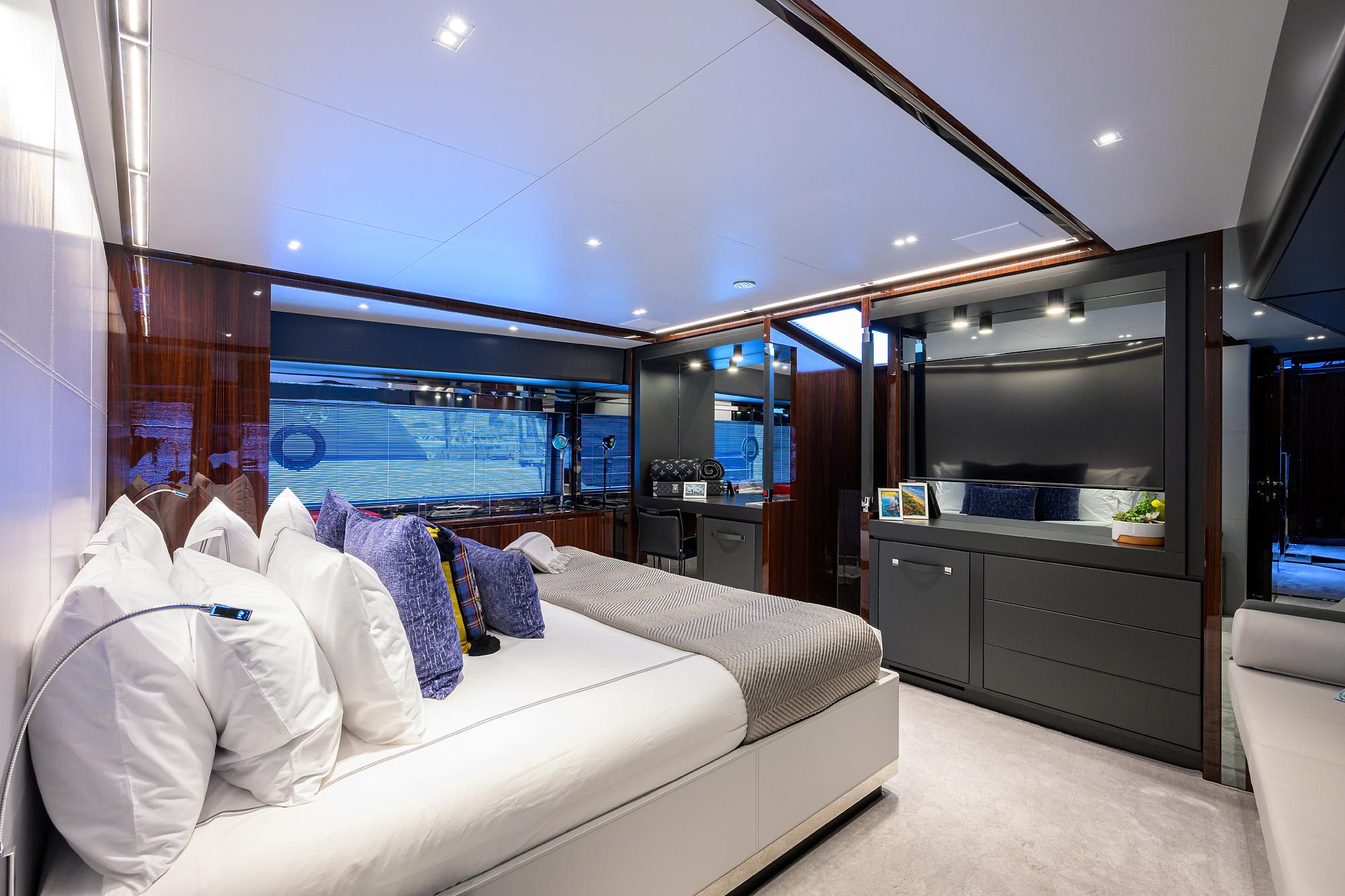 Riva 90 - Master Stateroom