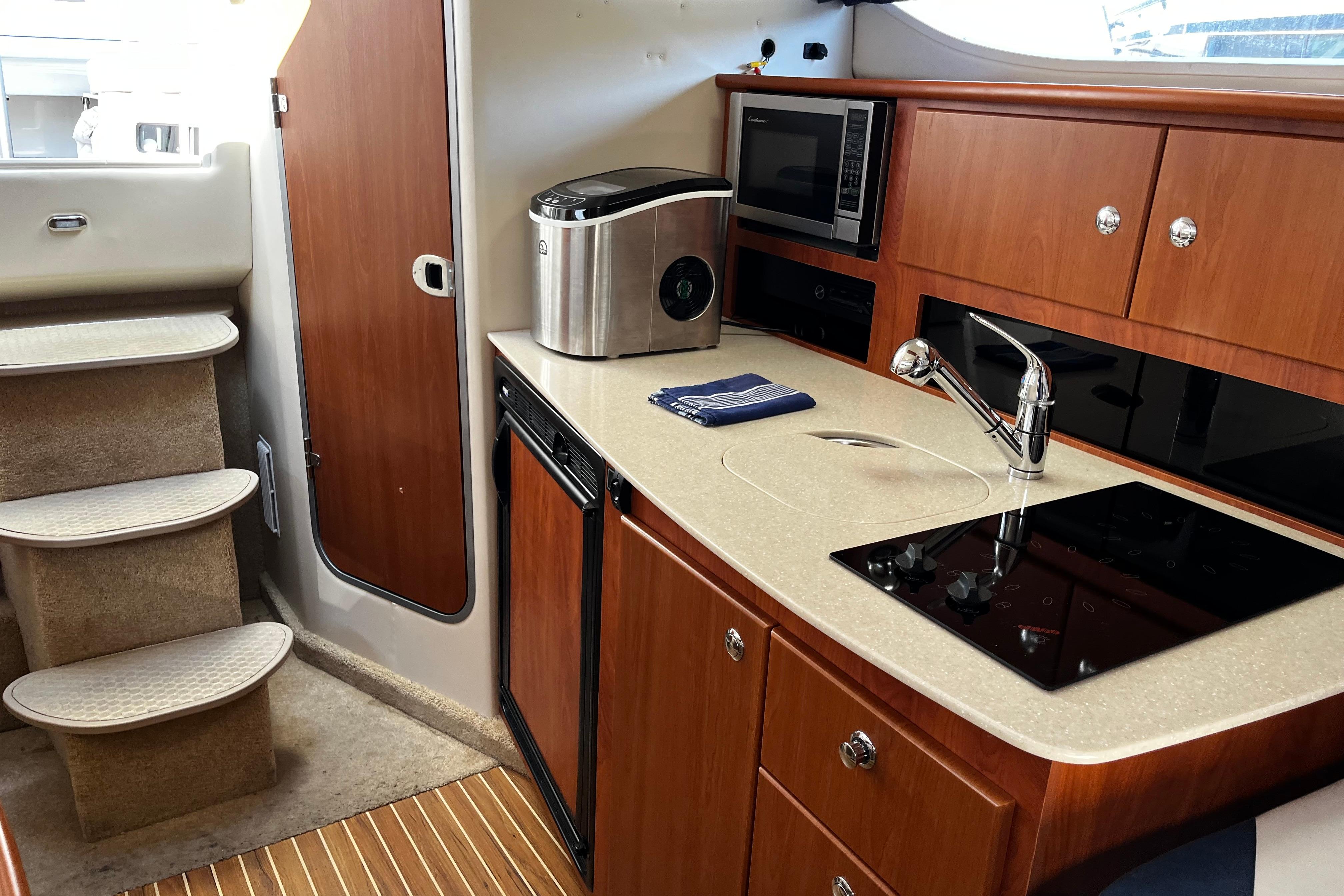 2008 Bayliner 320 #TBST70SLC inventory image at Sun Country Yachts, South Lake Union (Seattle)