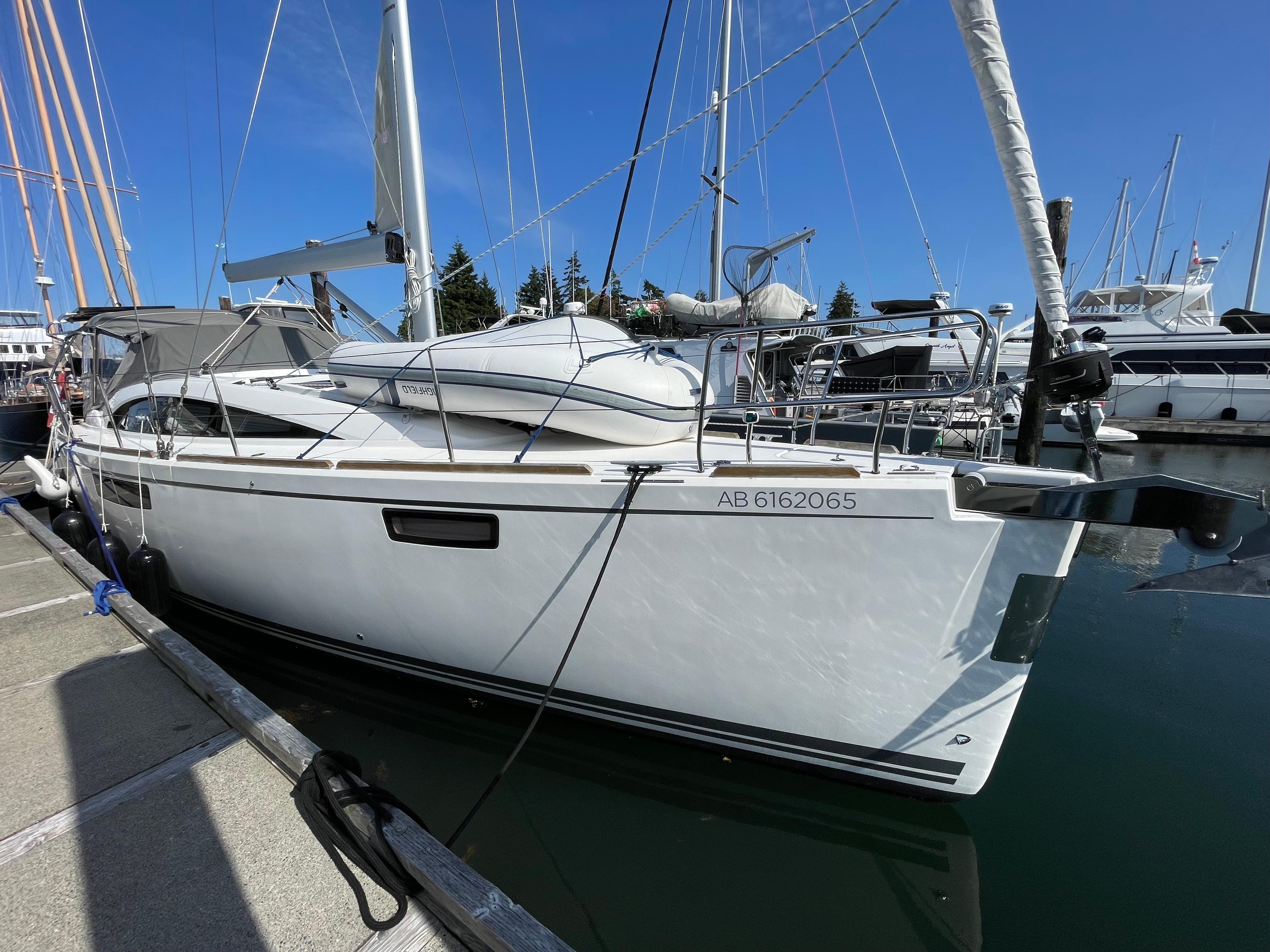 2016 Bavaria Vision 42