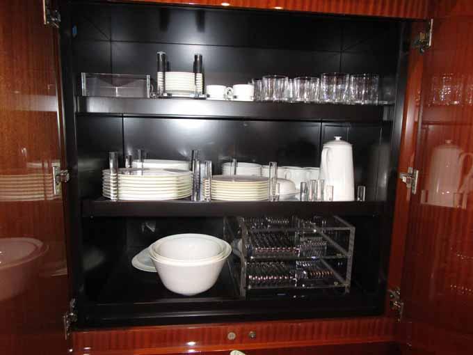 Salon Dinnerware Storage