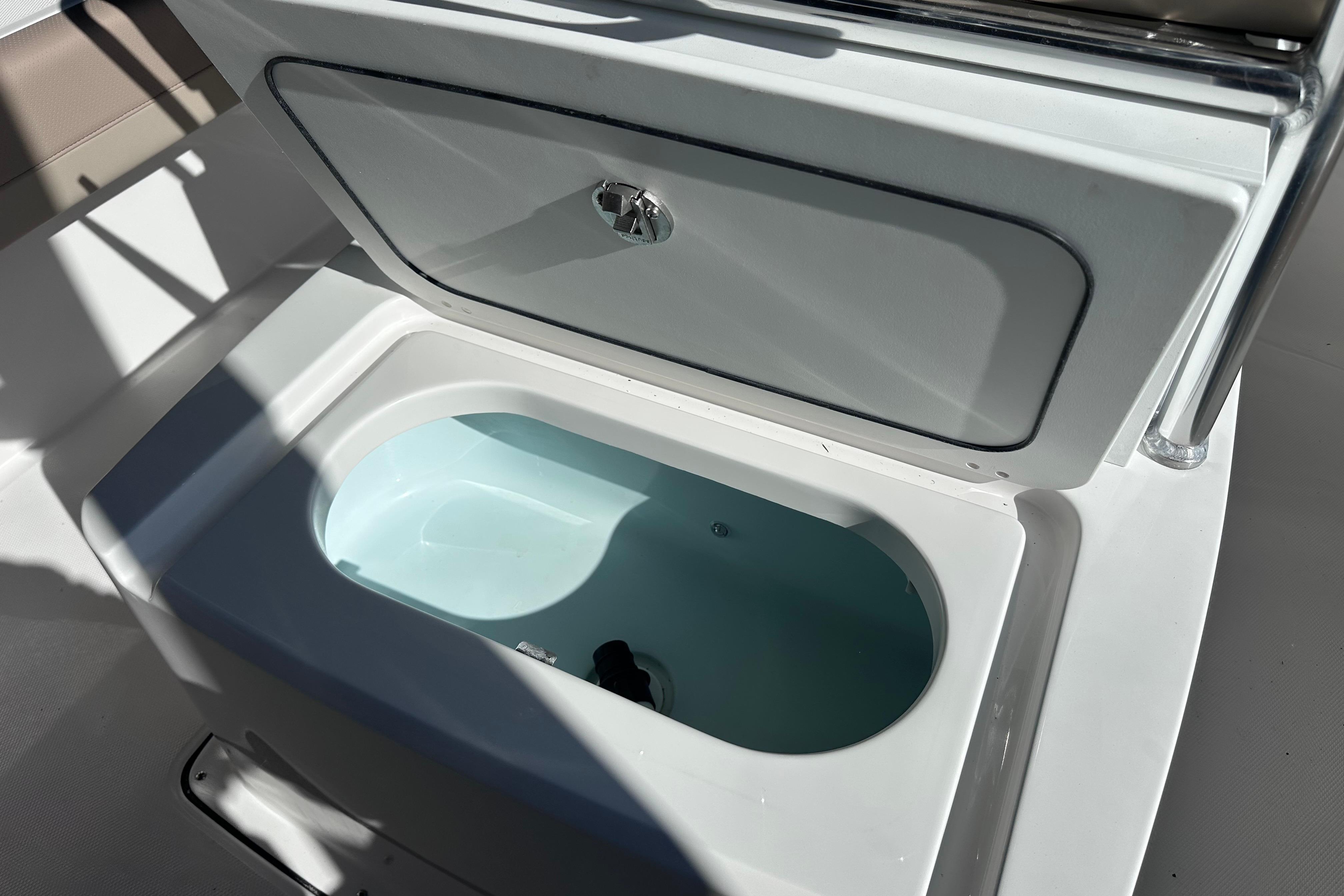 2026 Edgewater 188CC 8