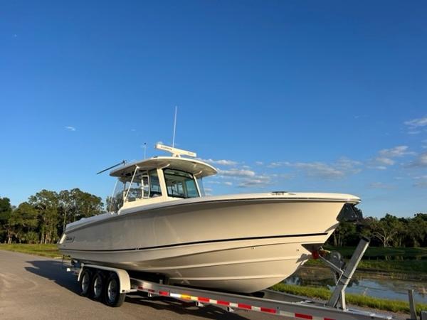 33' Boston Whaler, Listing Number 100915843, - Photo No. 3