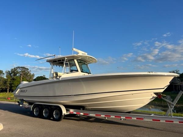 33' Boston Whaler, Listing Number 100915843, - Photo No. 4