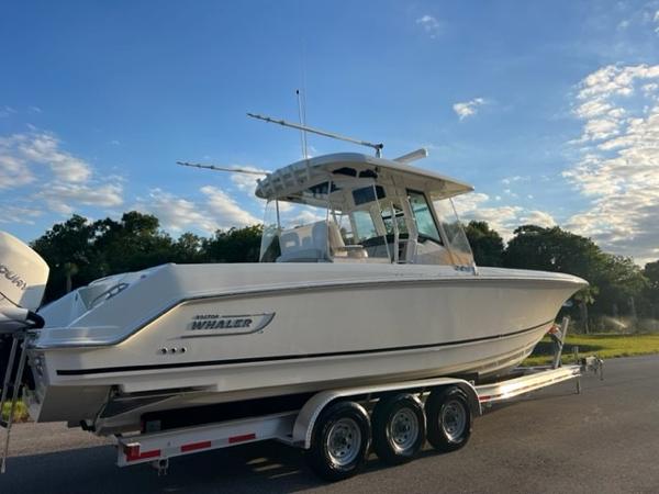 33' Boston Whaler, Listing Number 100915843, - Photo No. 5