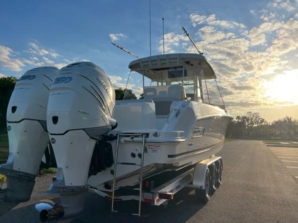 33' Boston Whaler, Listing Number 100915843, - Photo No. 7