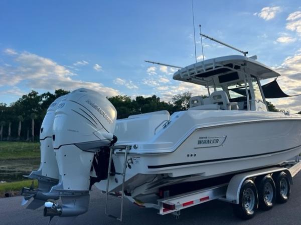 33' Boston Whaler, Listing Number 100915843, - Photo No. 15