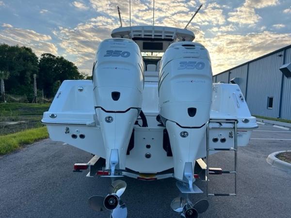 33' Boston Whaler, Listing Number 100915843, - Photo No. 16