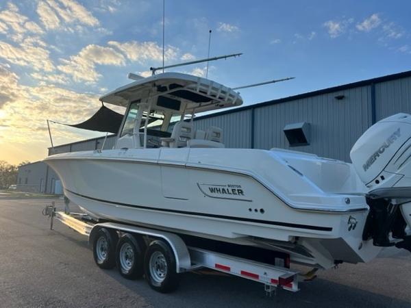 33' Boston Whaler, Listing Number 100915843, - Photo No. 18