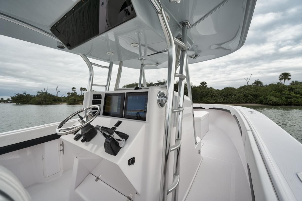 Venture 39 Back Nine - Exterior Helm