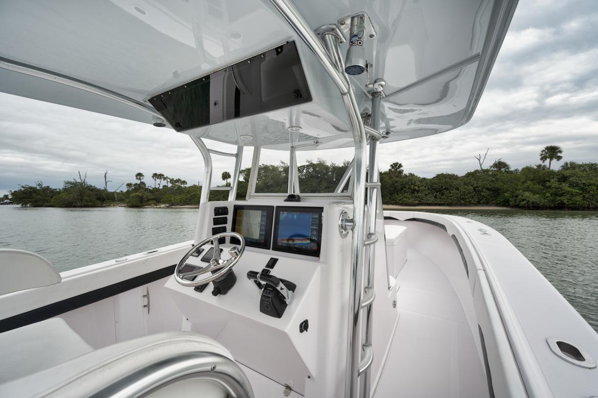 Venture 39 Back Nine - Exterior Helm