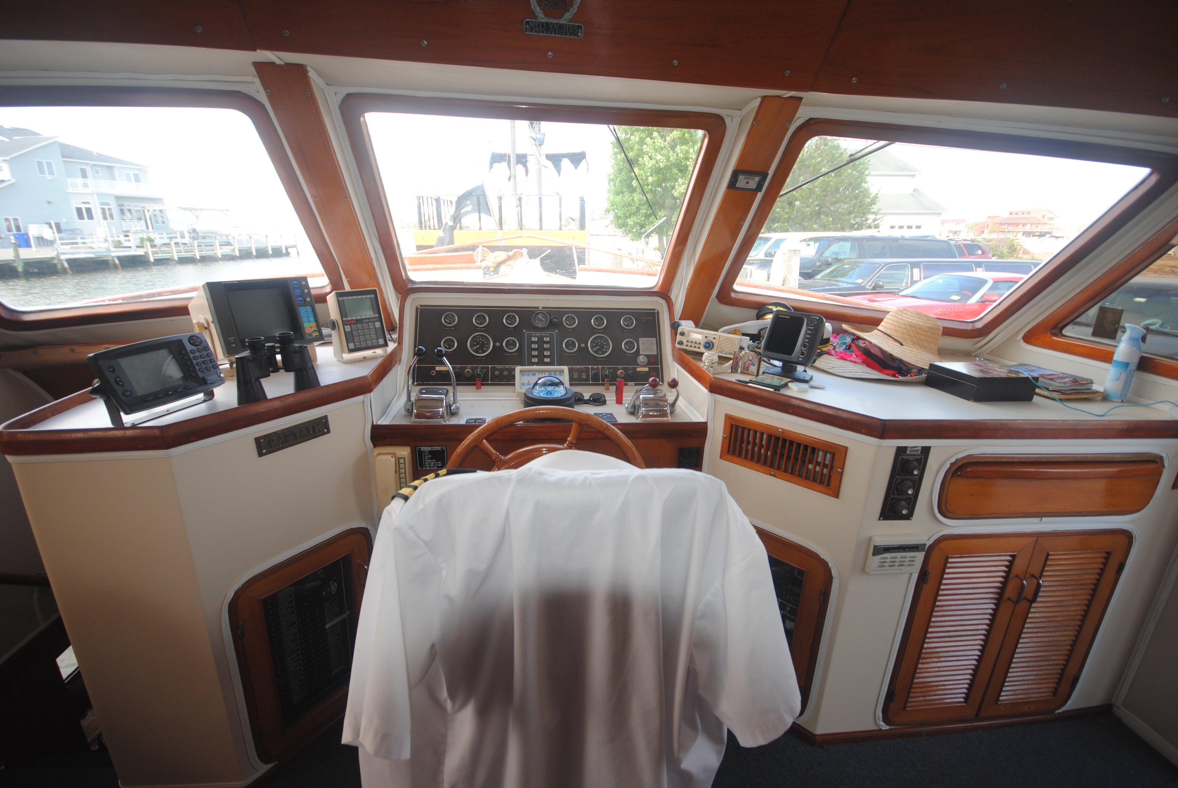 Marine Trader-62 Med Yacht 1987-MAJESTIC NJ-US-Main helm-8493522 | Thumbnail