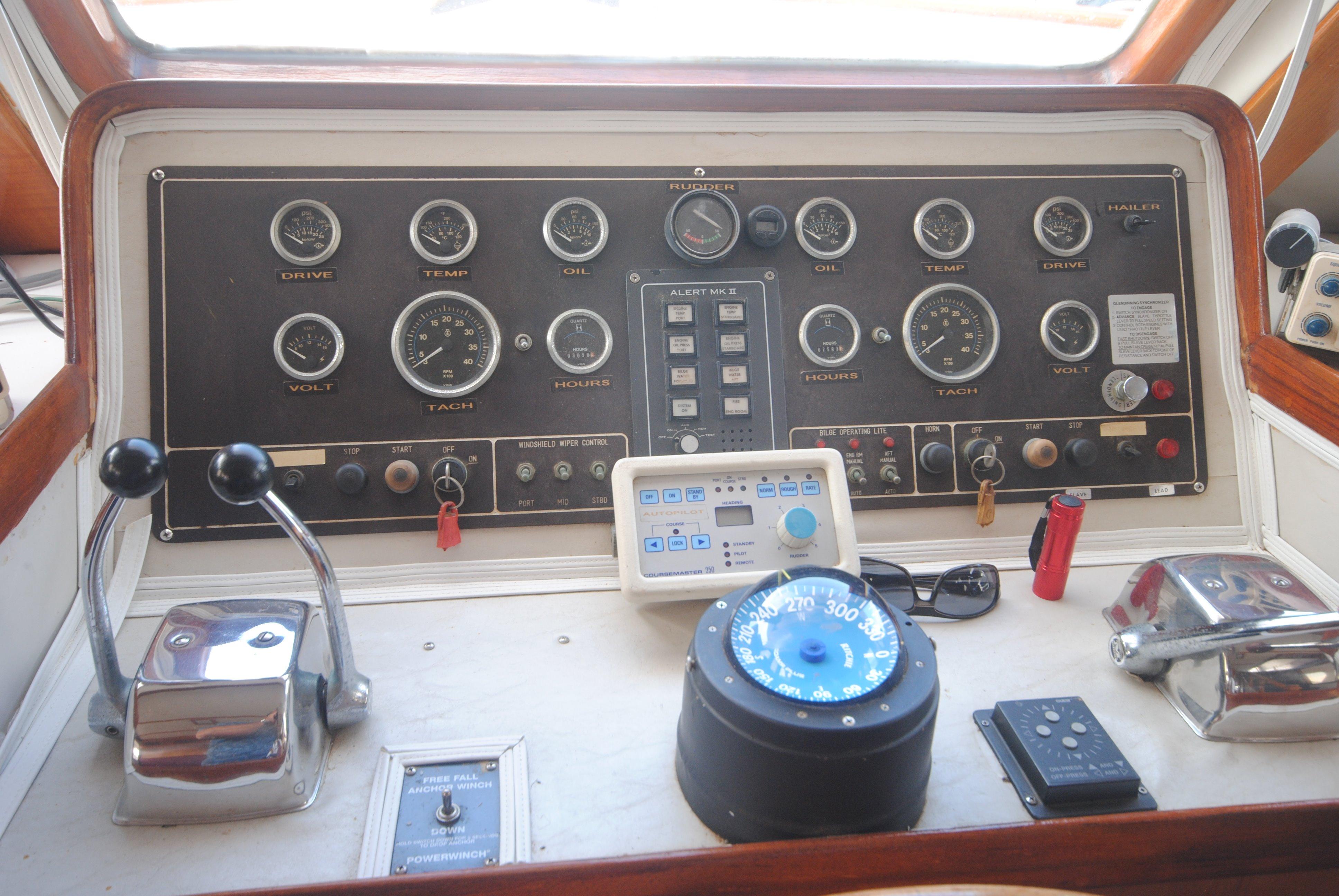 Marine Trader-62 Med Yacht 1987-MAJESTIC NJ-US-Main helm station-8493522 | Thumbnail