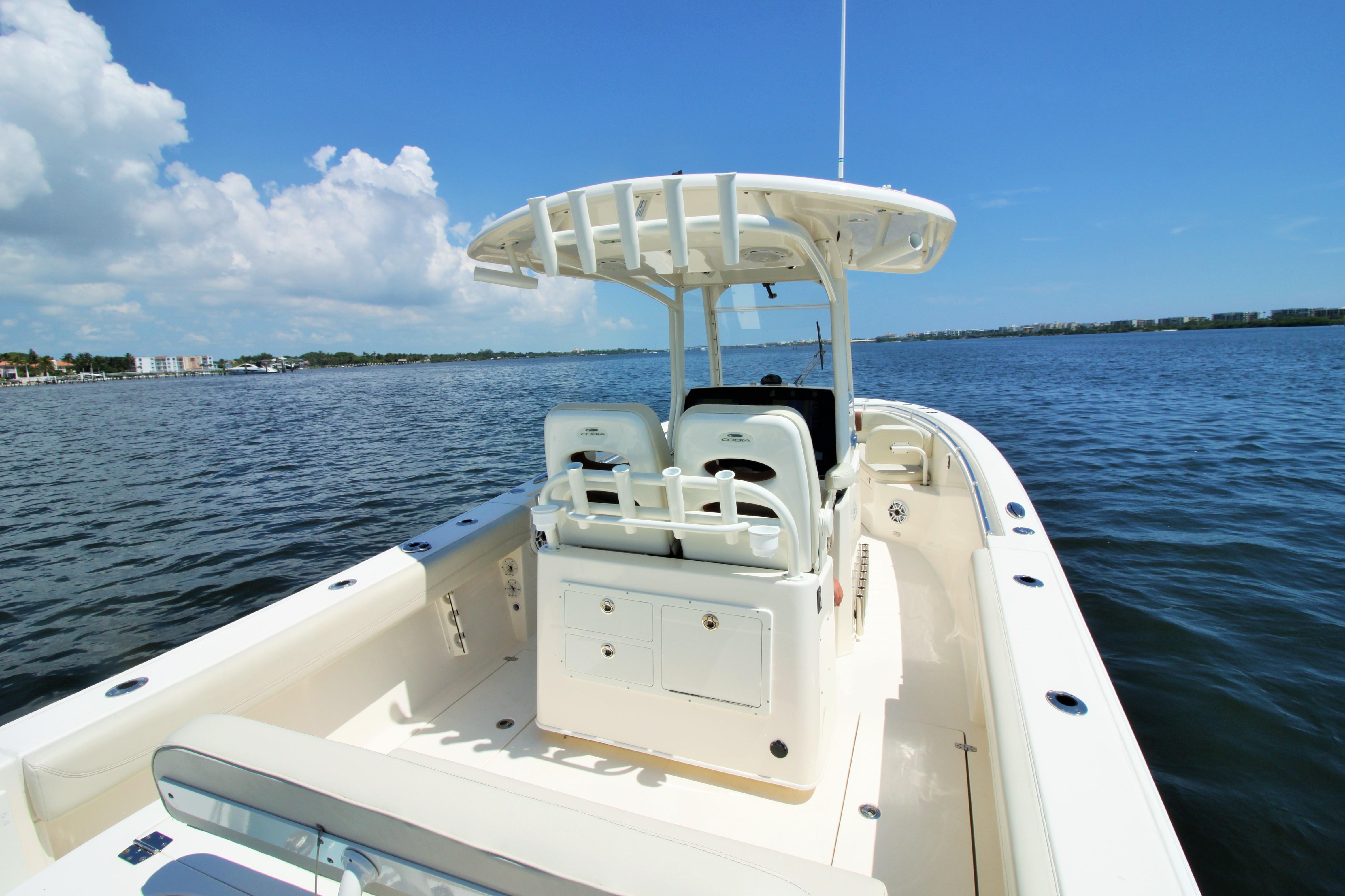 2020 Cobia 280 CC with Seakeeper